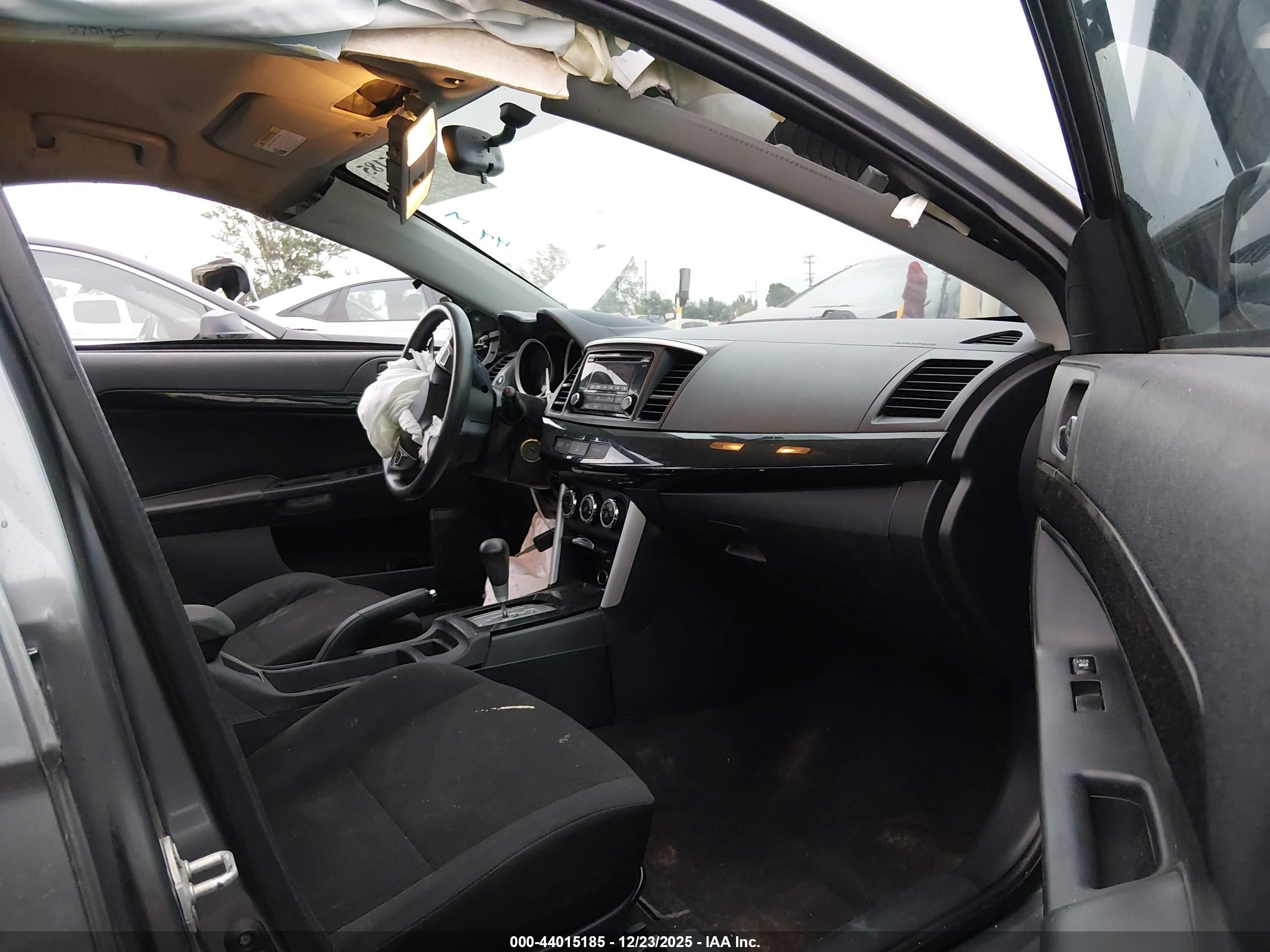 MITSUBISHI LANCER image 5