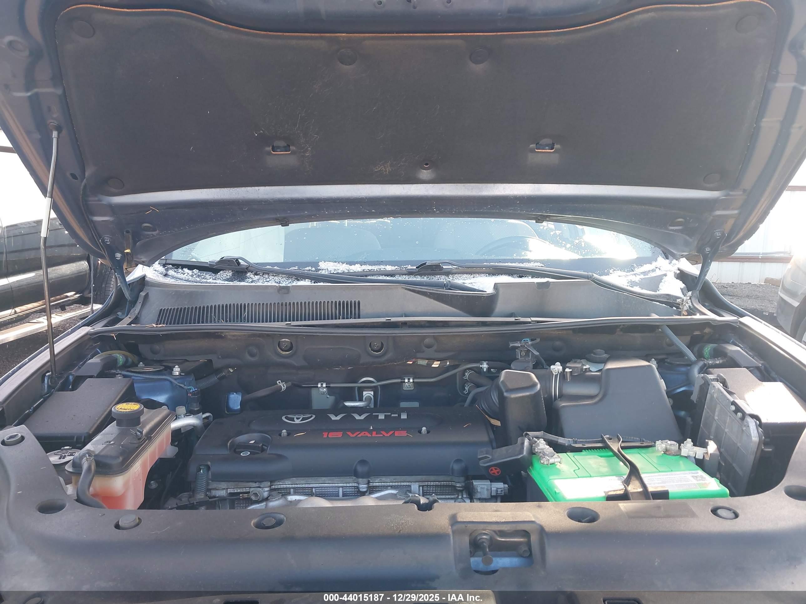TOYOTA RAV4 image 10