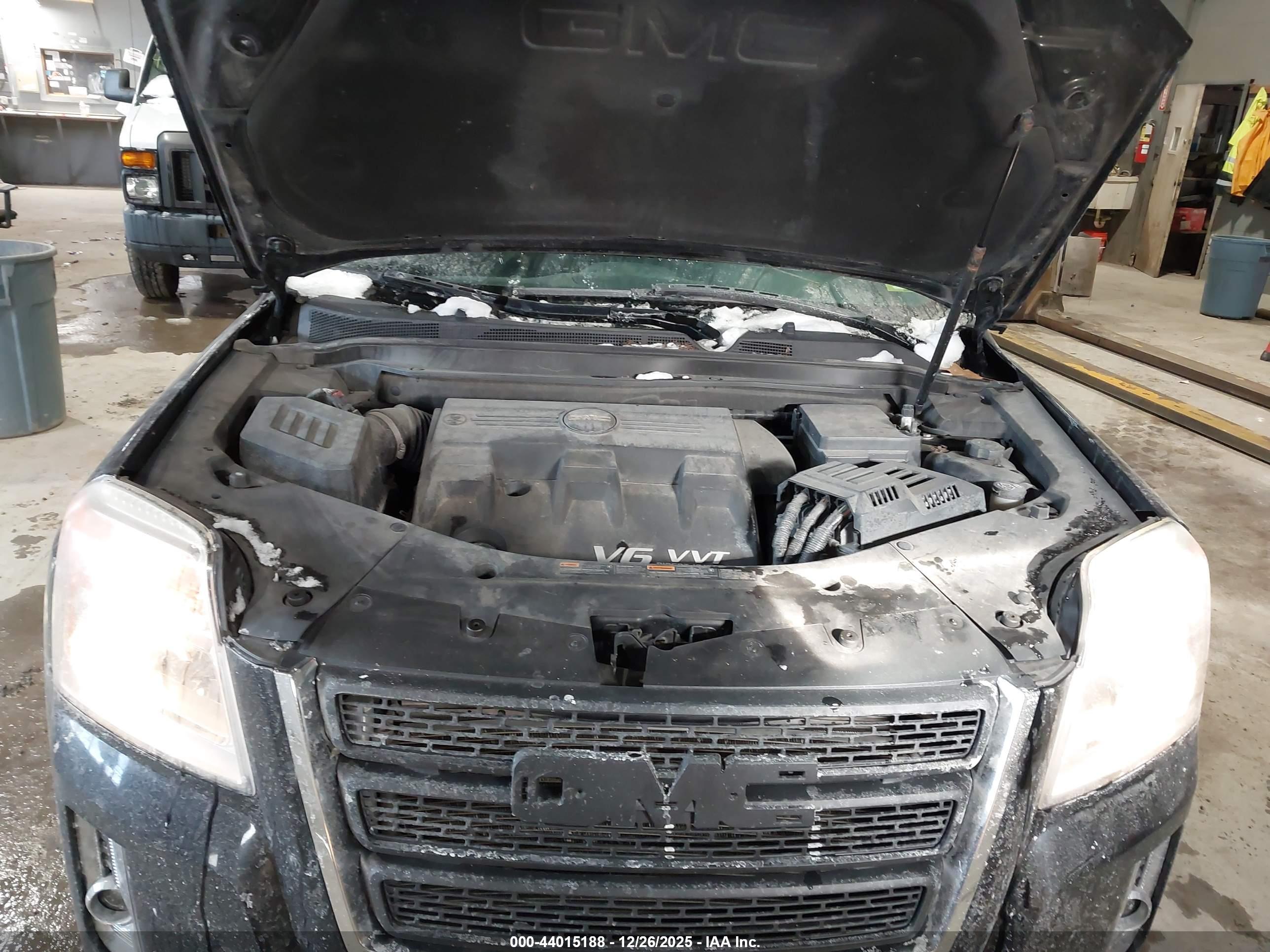 GMC TERRAIN image 10
