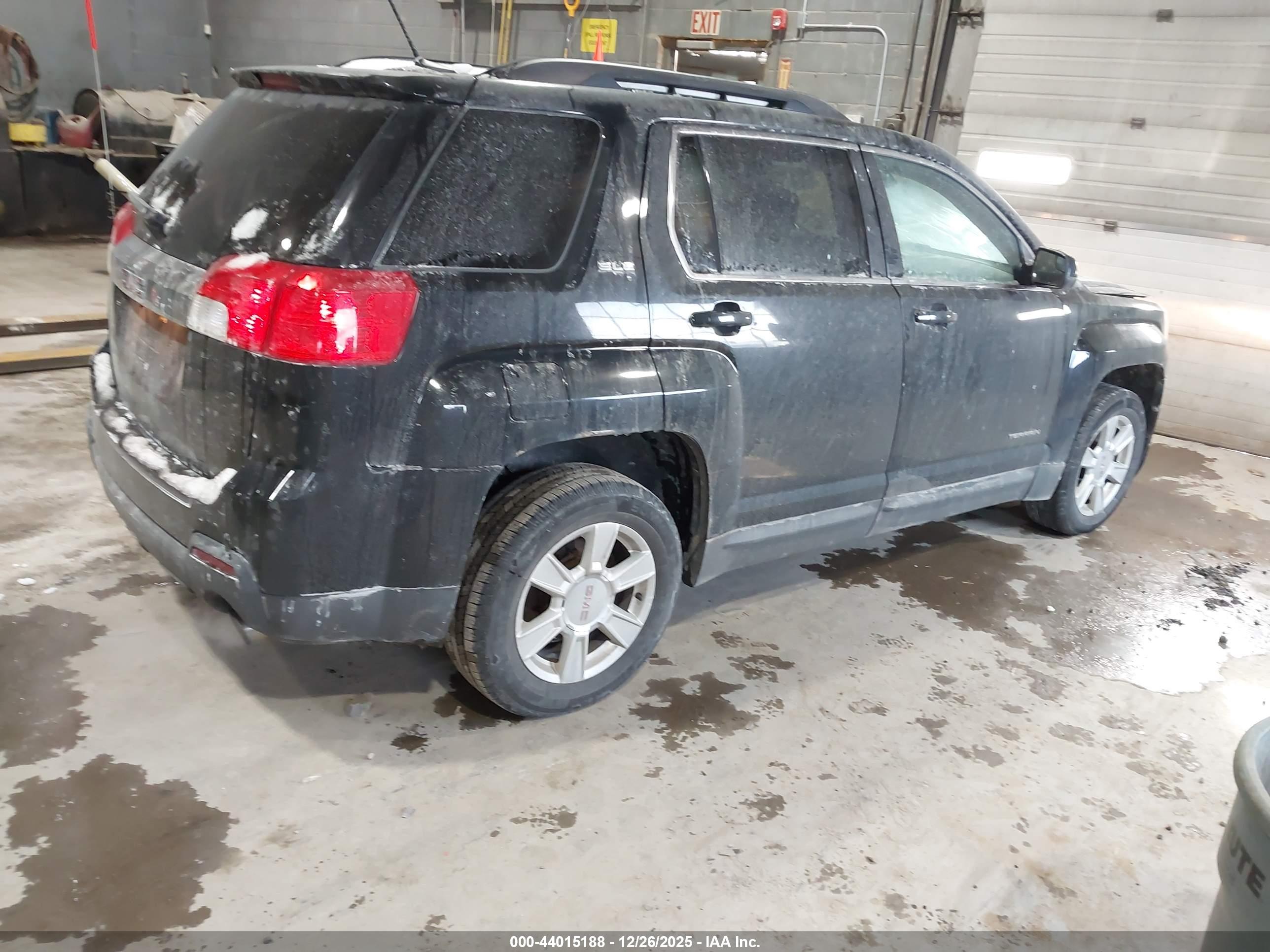 GMC TERRAIN image 4
