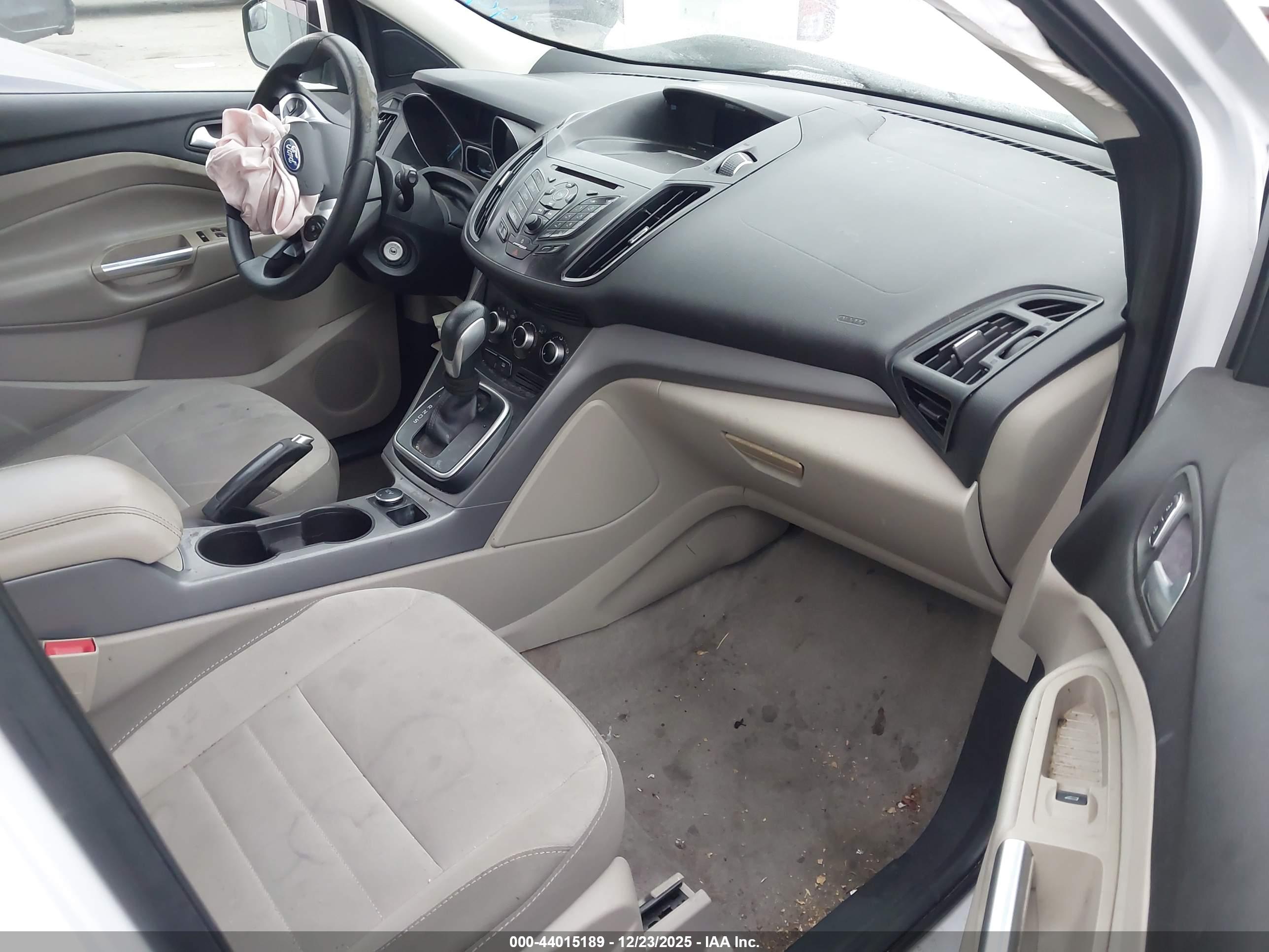 FORD ESCAPE image 5