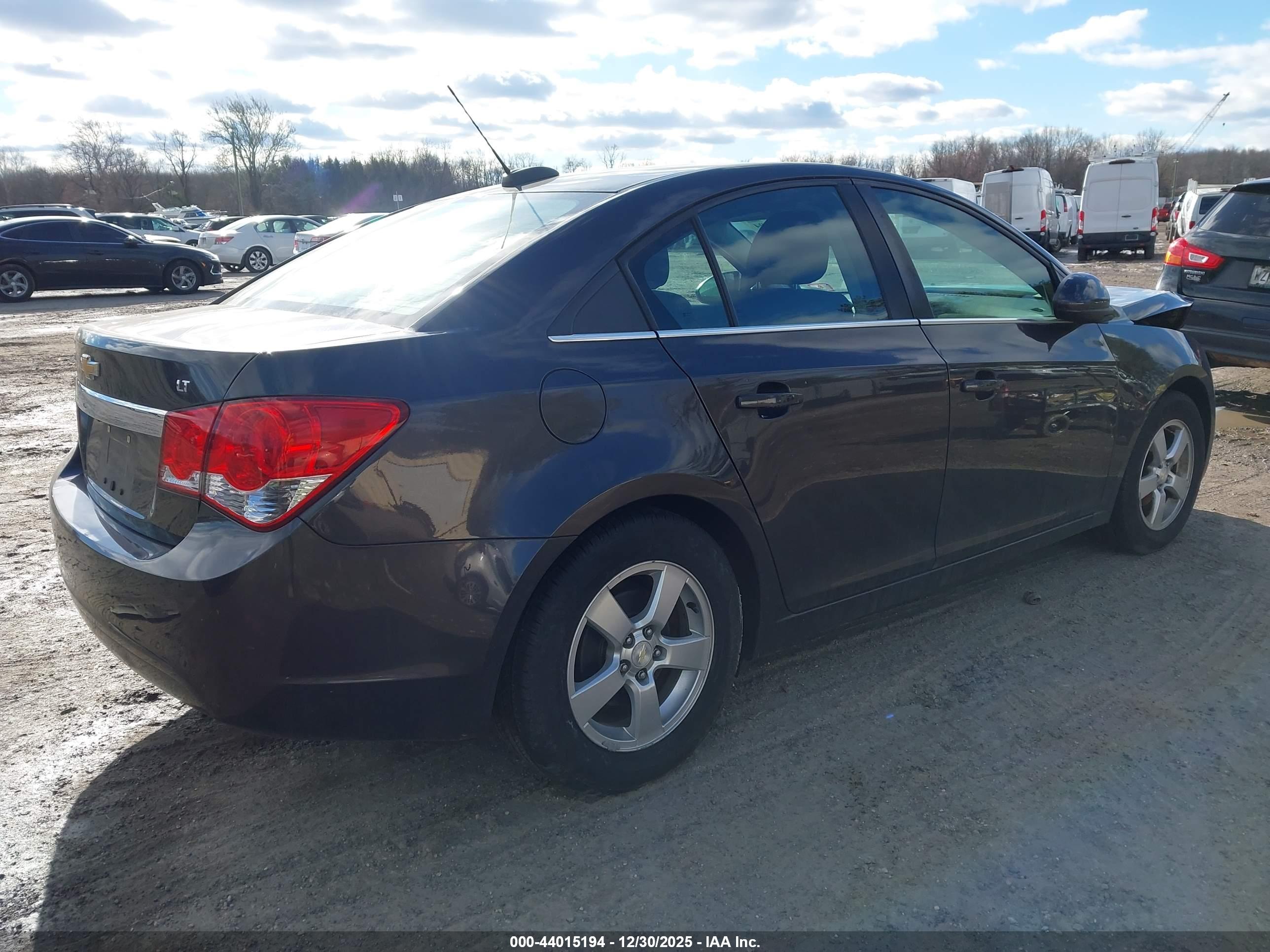 CHEVROLET CRUZE image 4