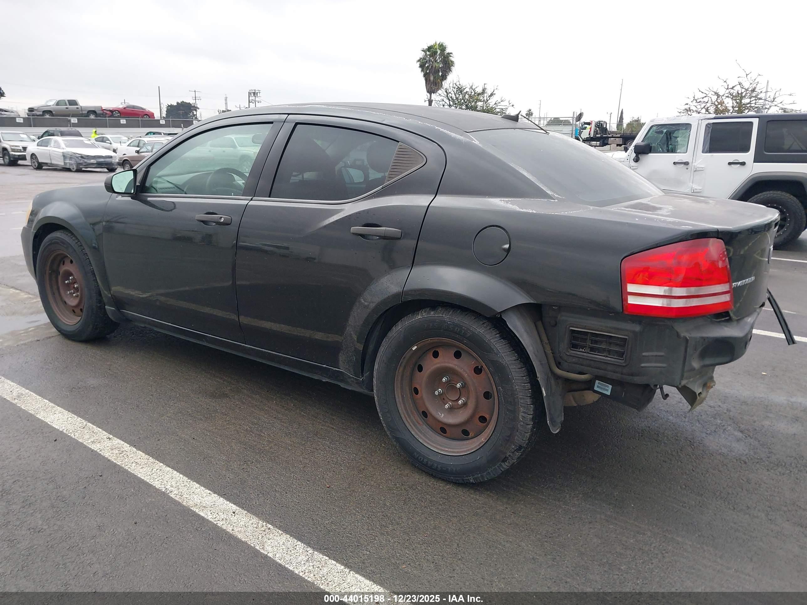 DODGE AVENGER image 3