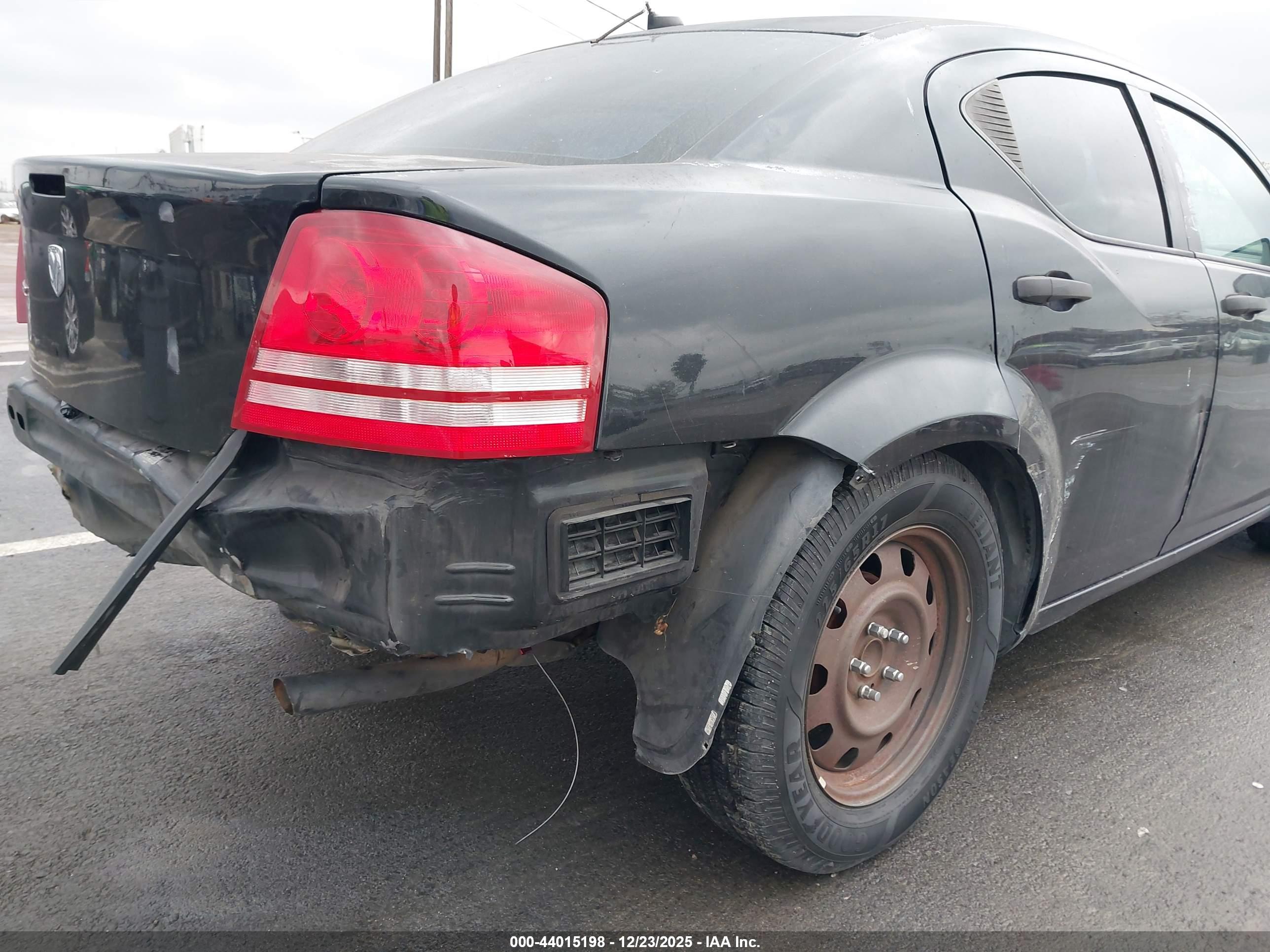 DODGE AVENGER image 6