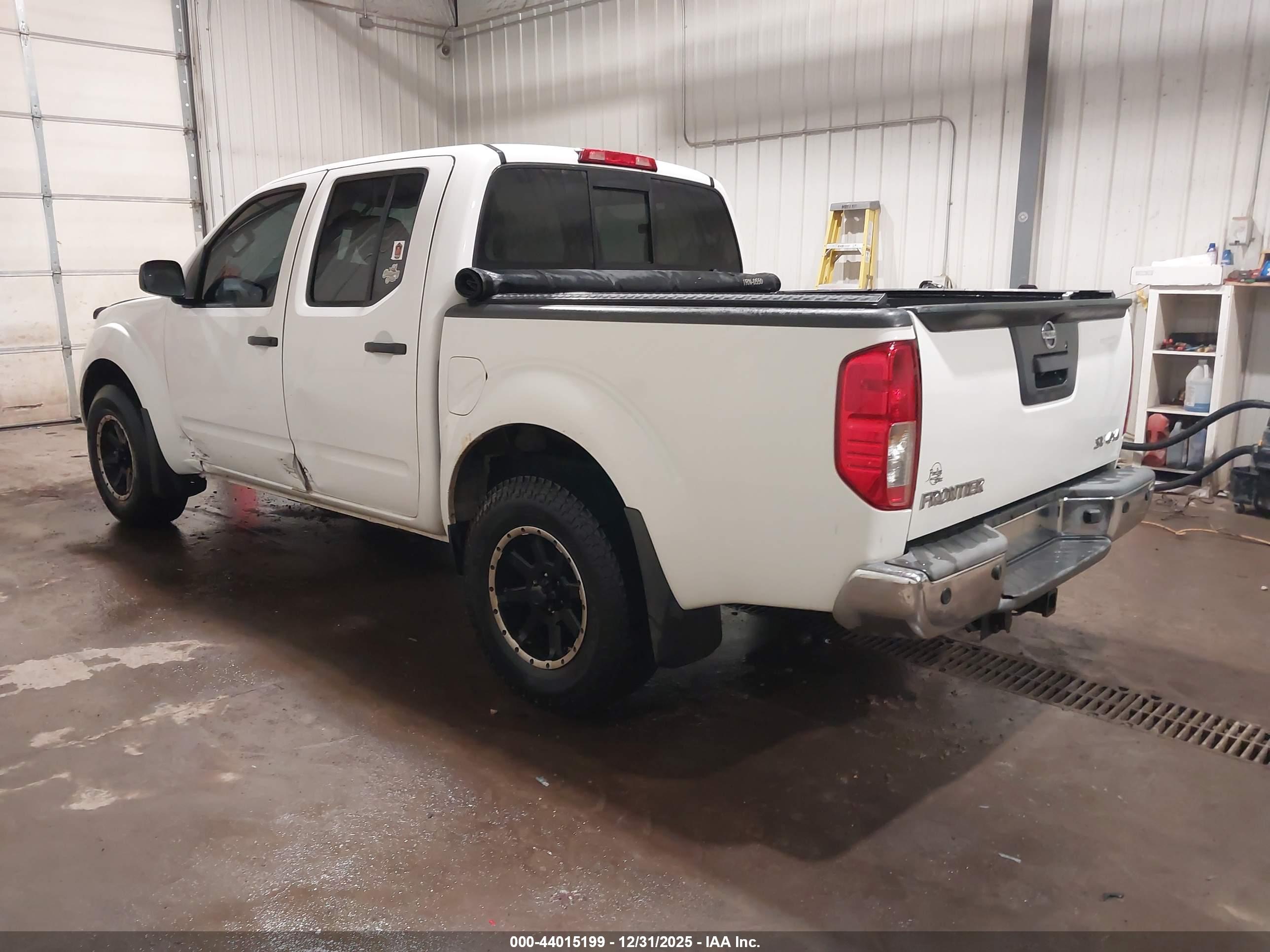NISSAN FRONTIER image 3