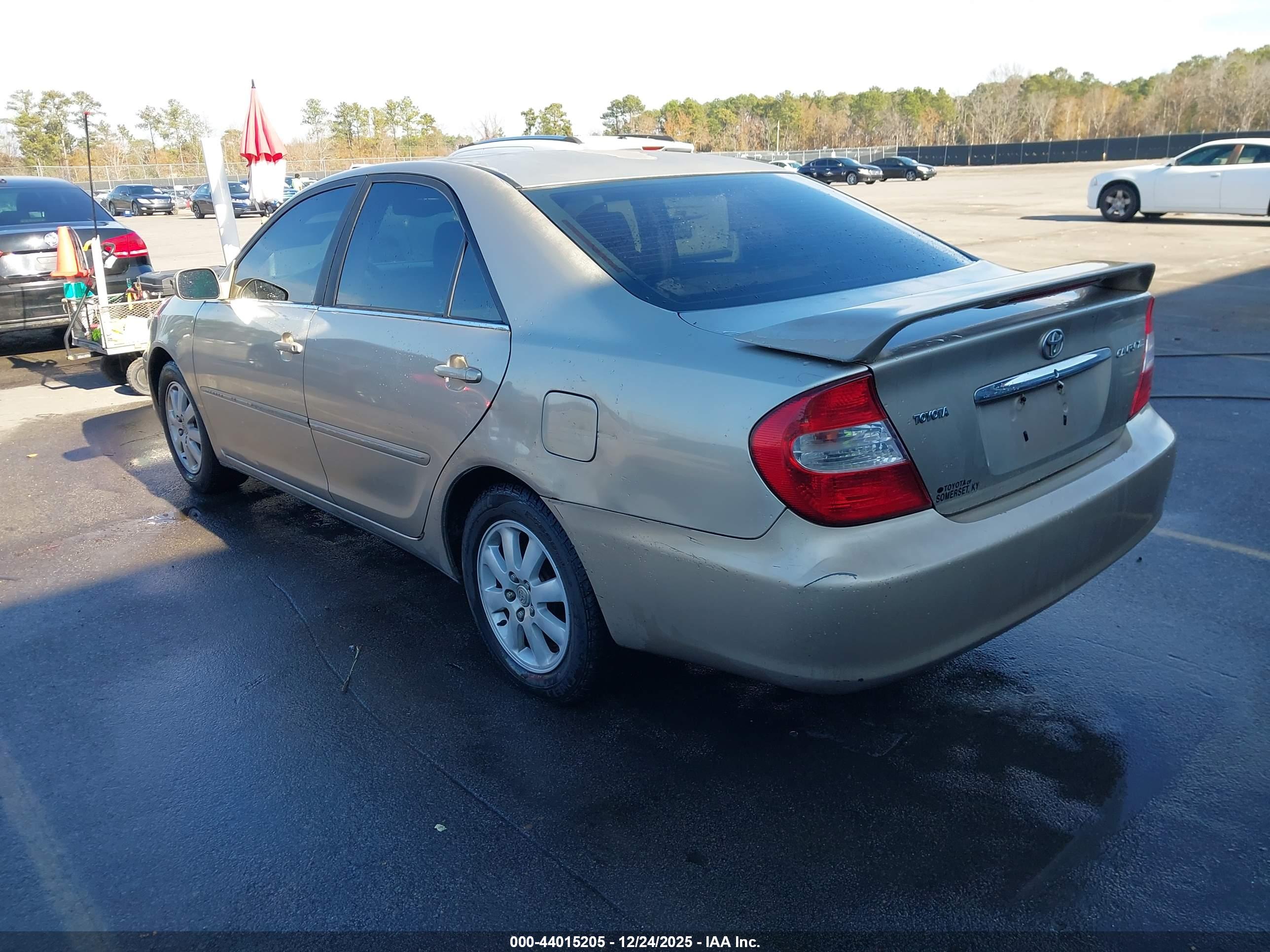 TOYOTA CAMRY image 3