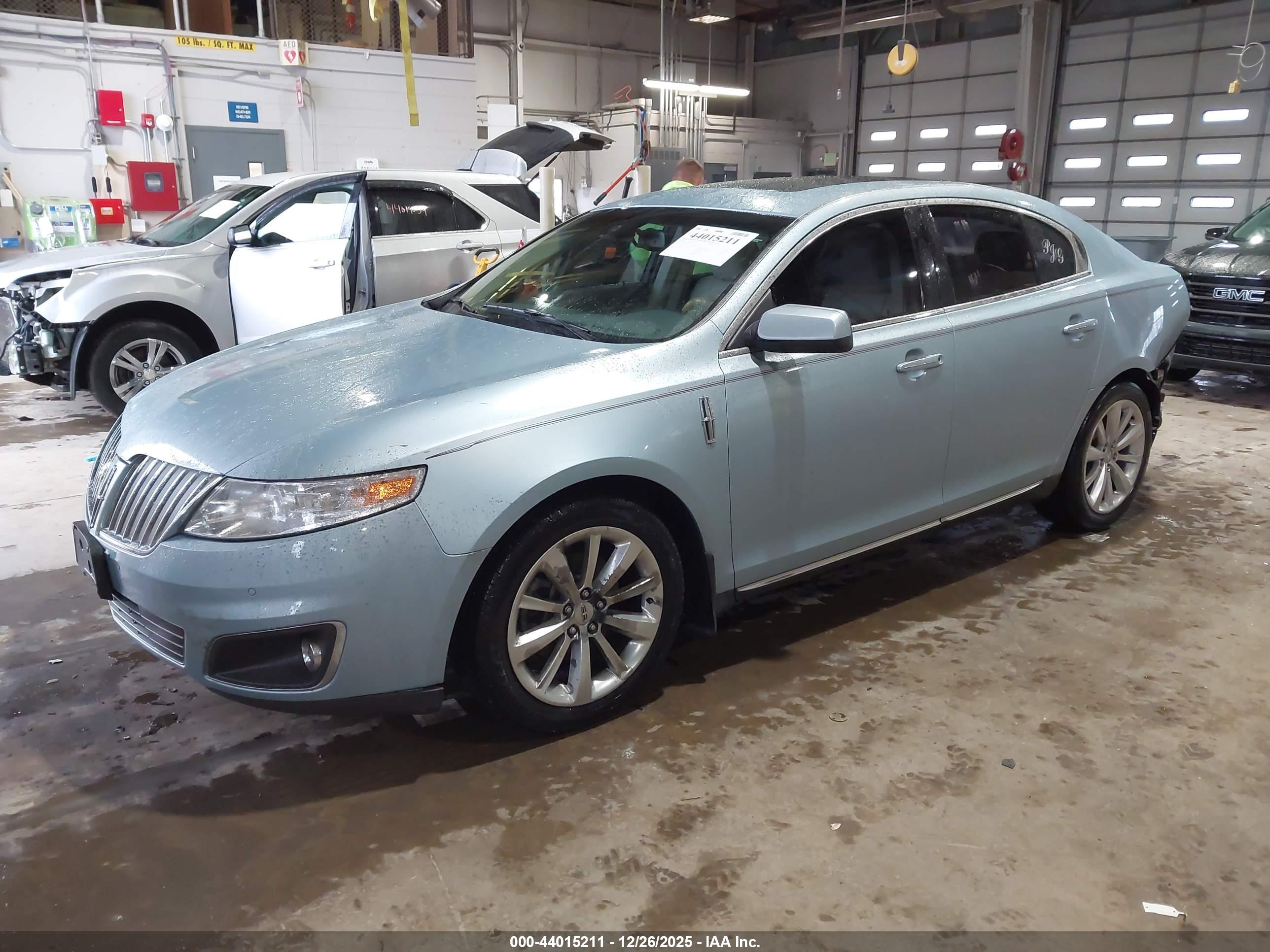 LINCOLN MKS image 2