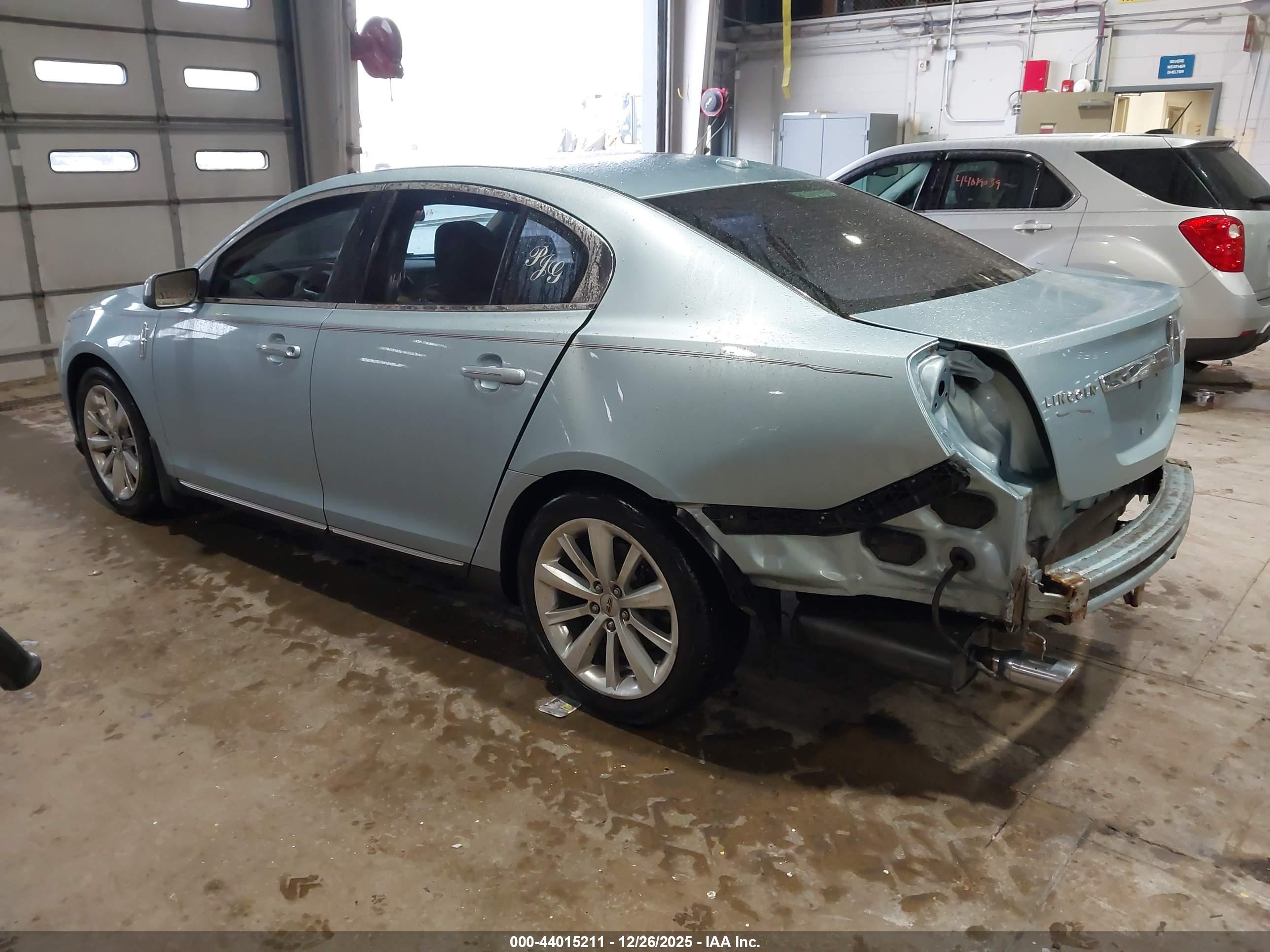 LINCOLN MKS image 3
