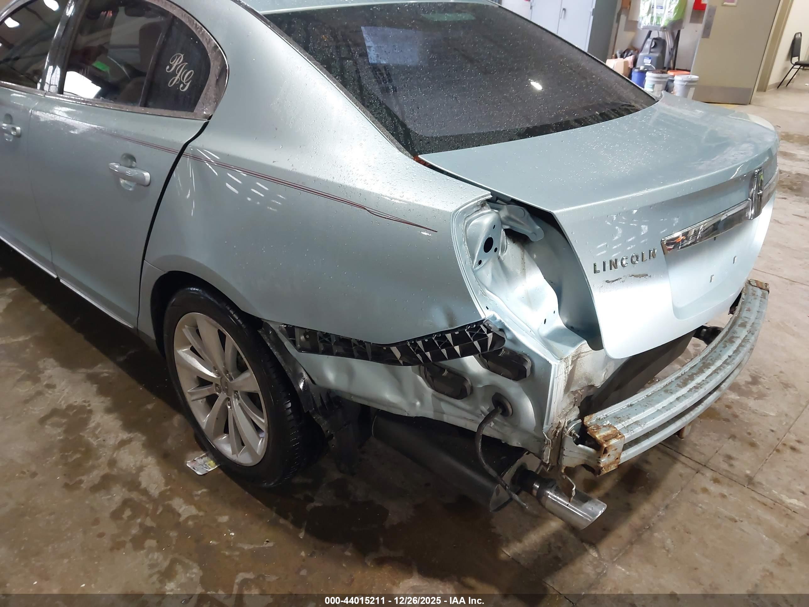 LINCOLN MKS image 6