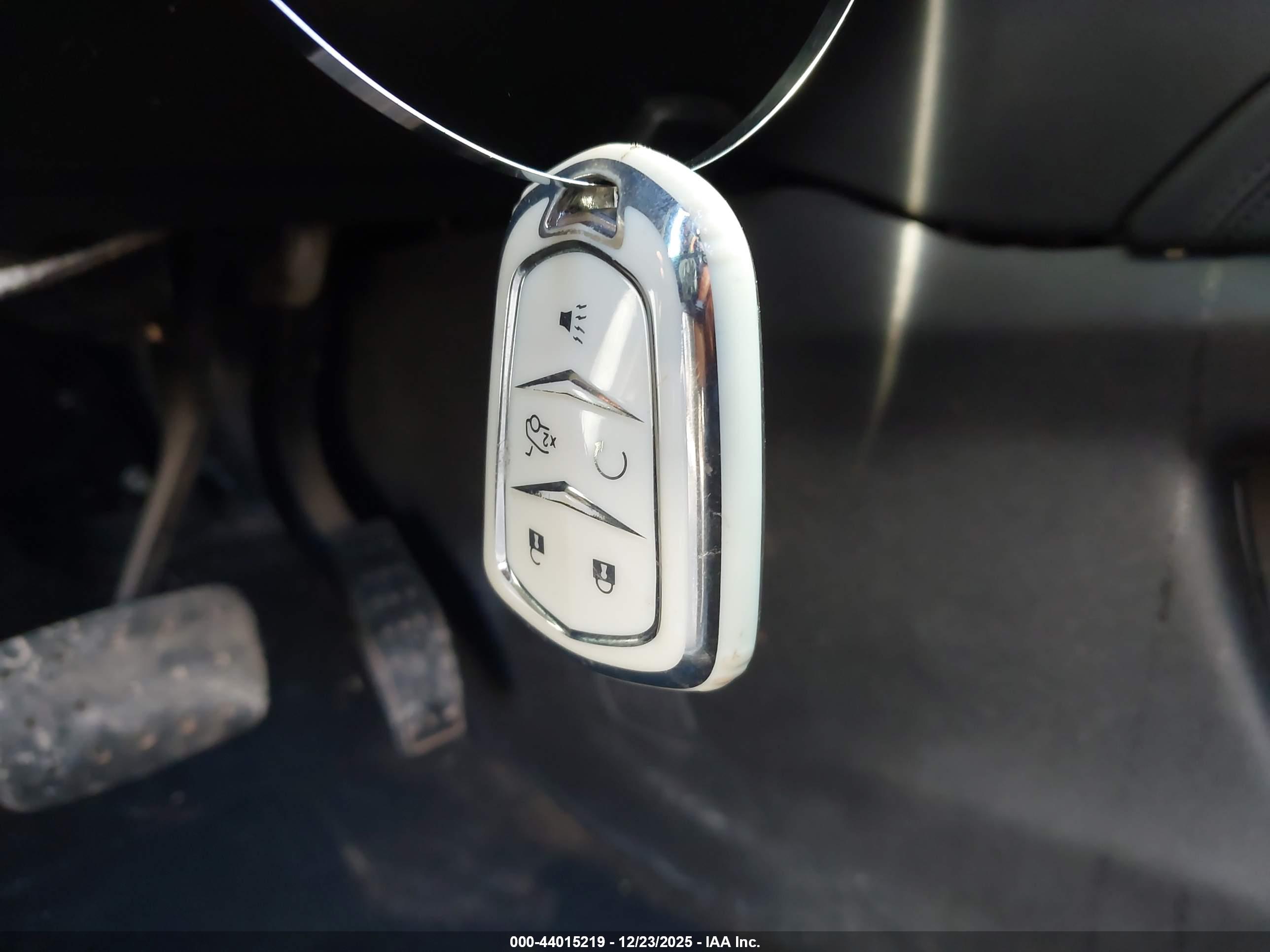 CADILLAC XT5 image 11