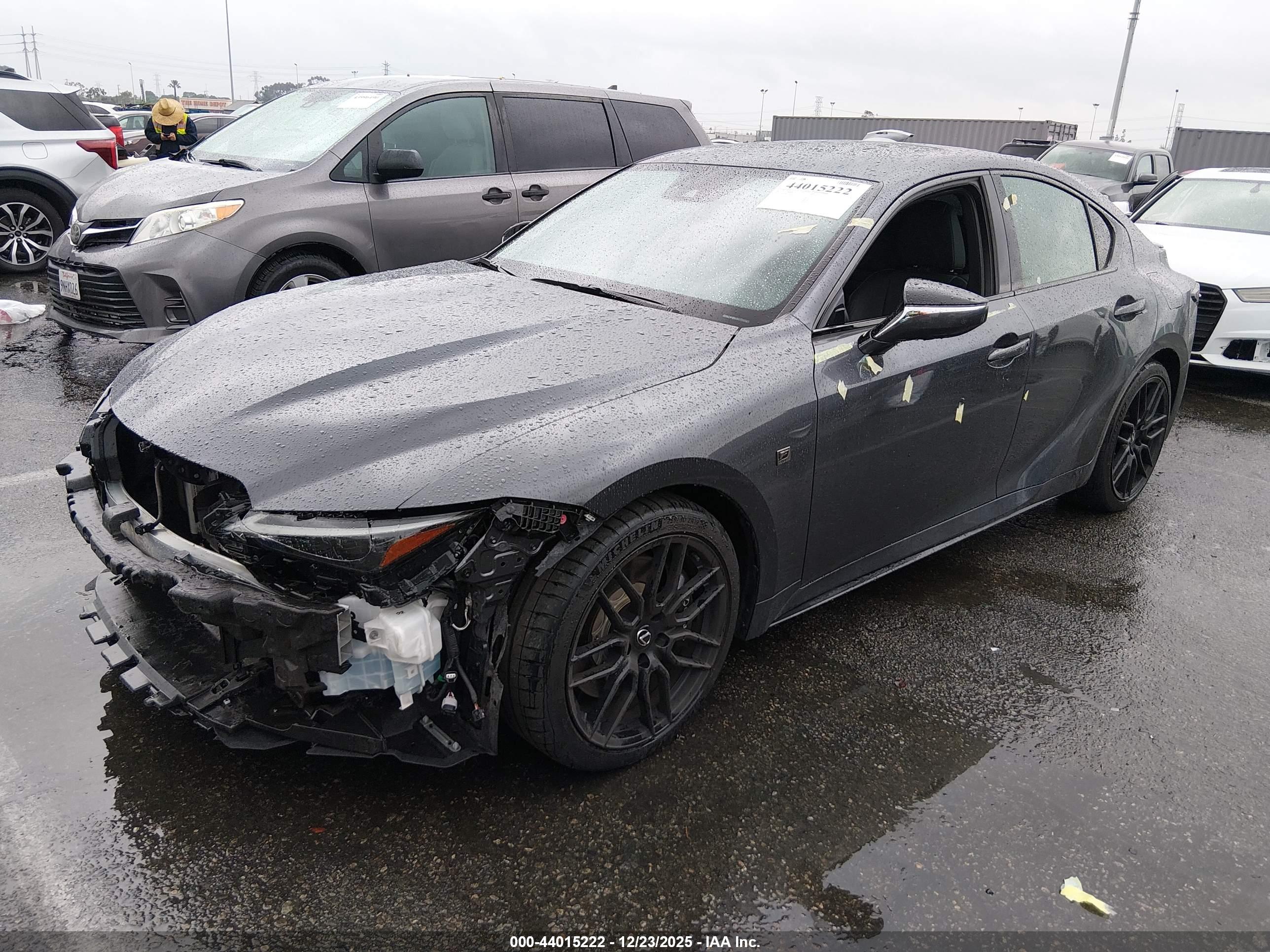 LEXUS IS image 2