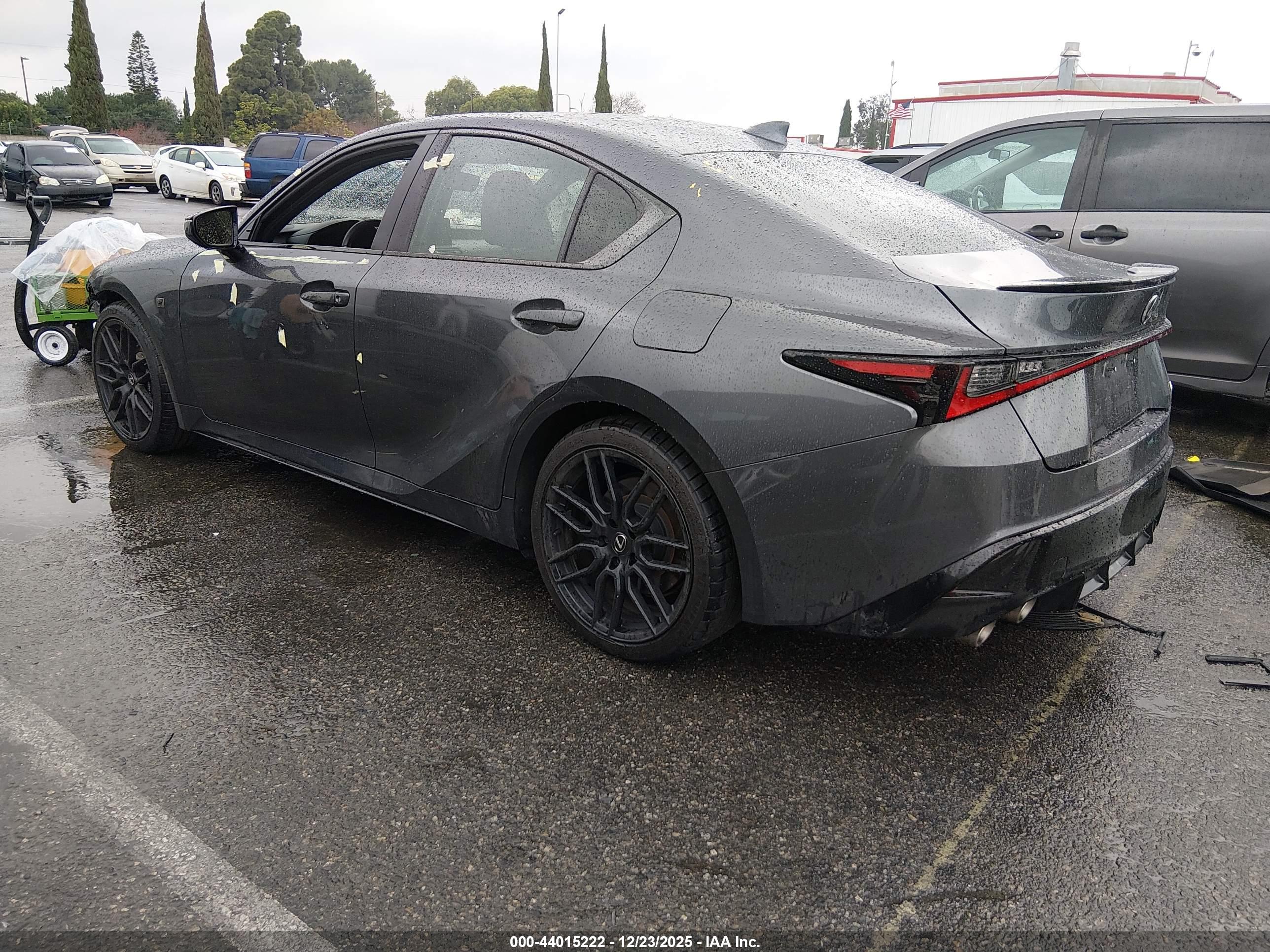 LEXUS IS image 3