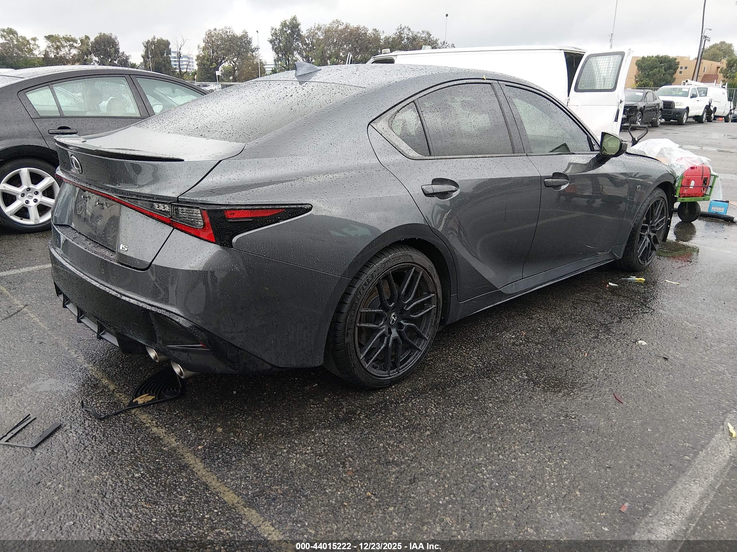 LEXUS IS image 4