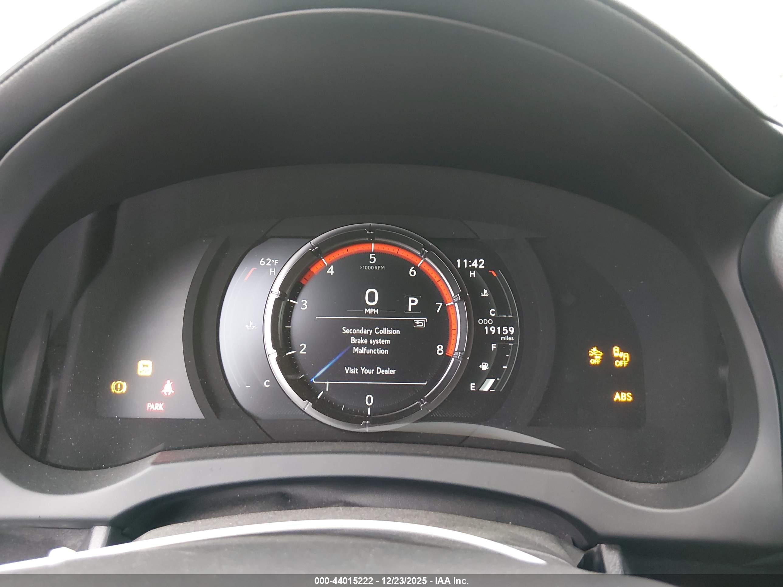 LEXUS IS image 7