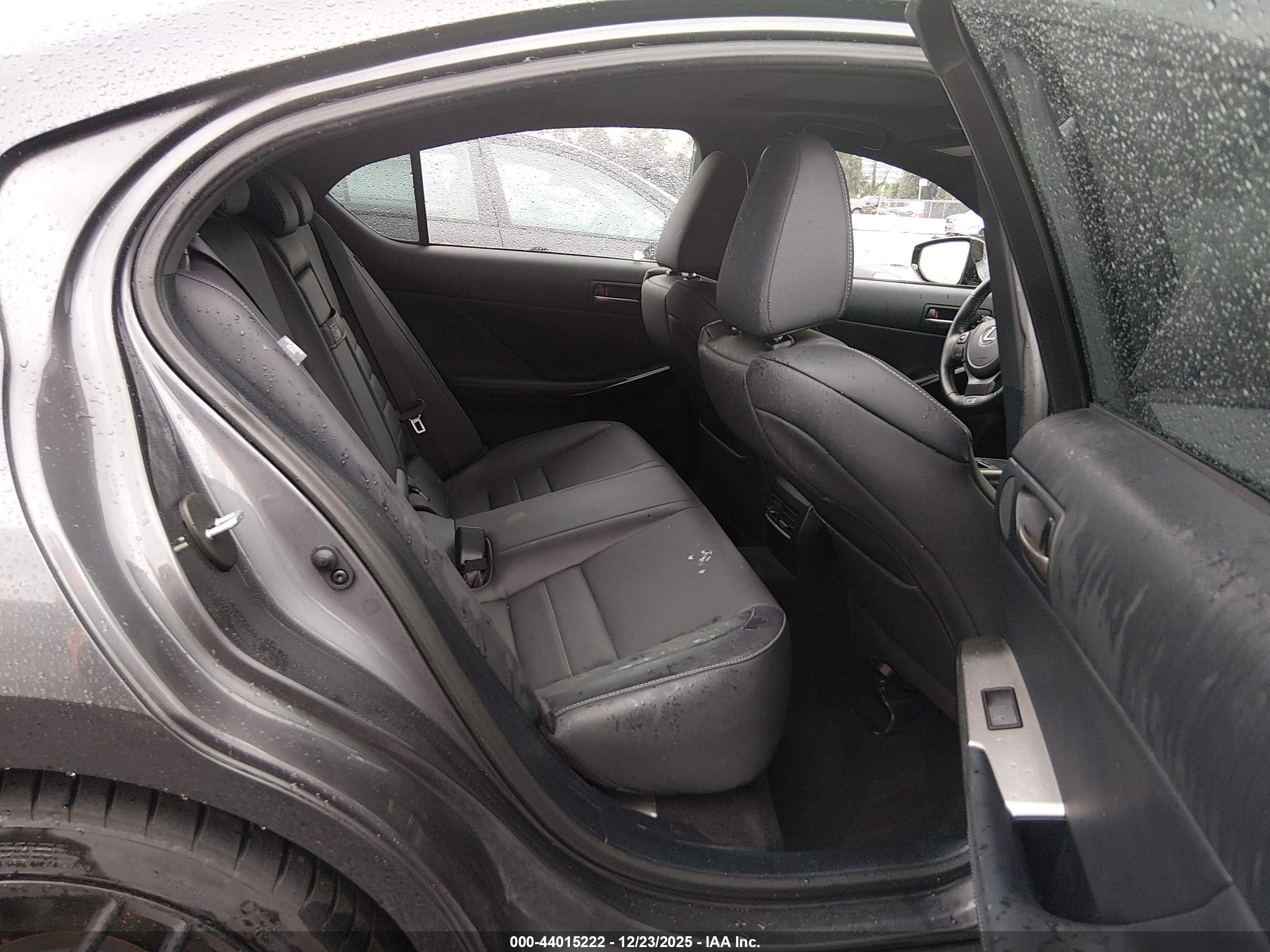 LEXUS IS image 8