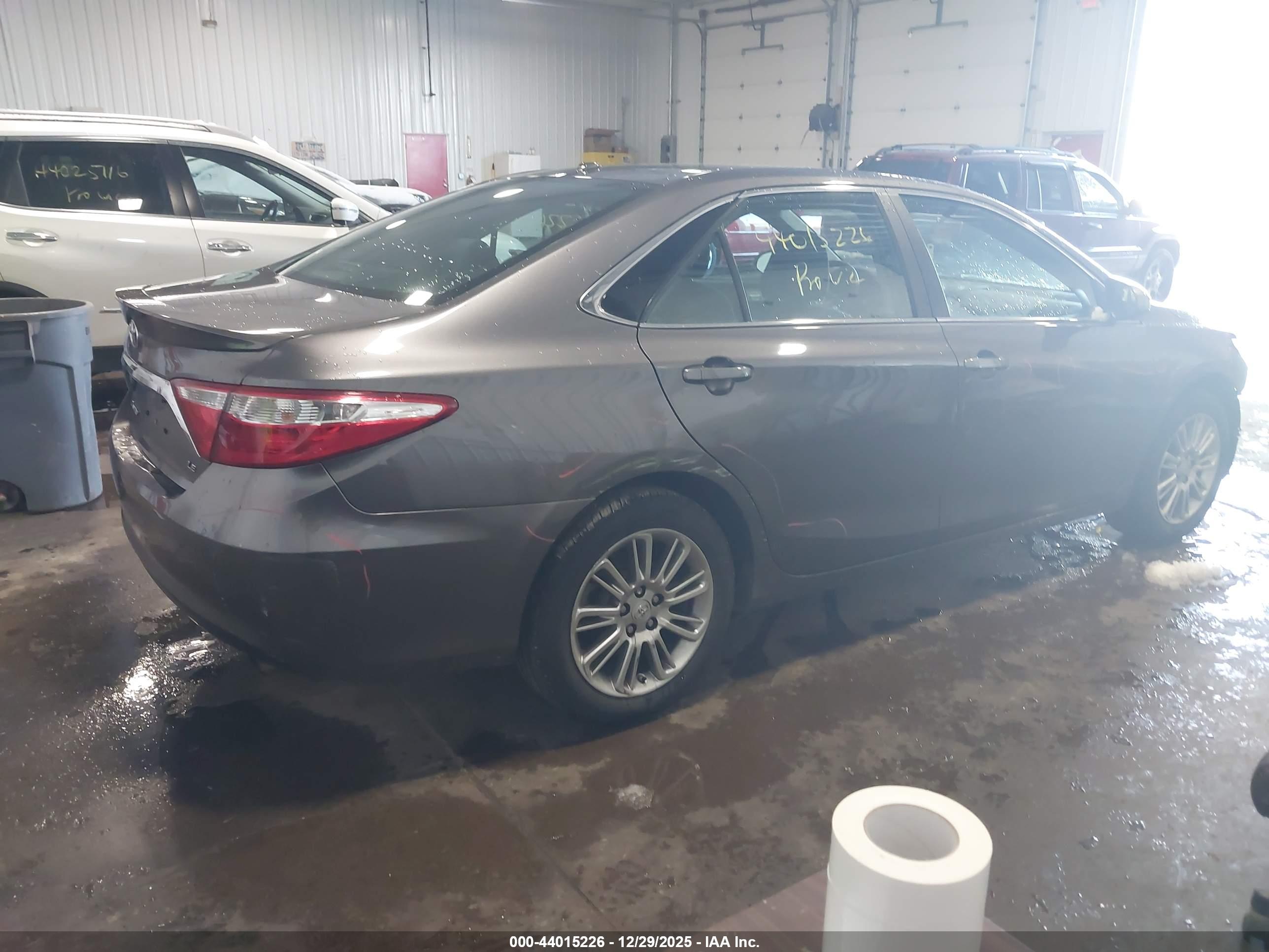 TOYOTA CAMRY image 4