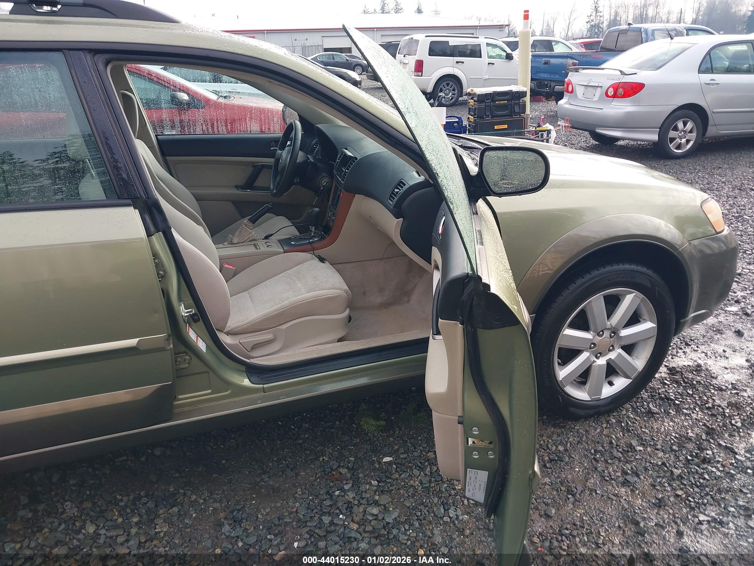 SUBARU OUTBACK image 5