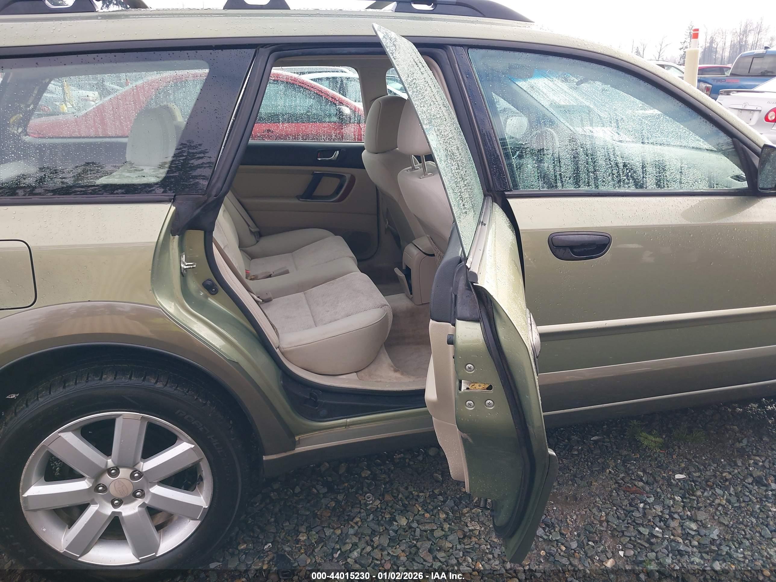 SUBARU OUTBACK image 8