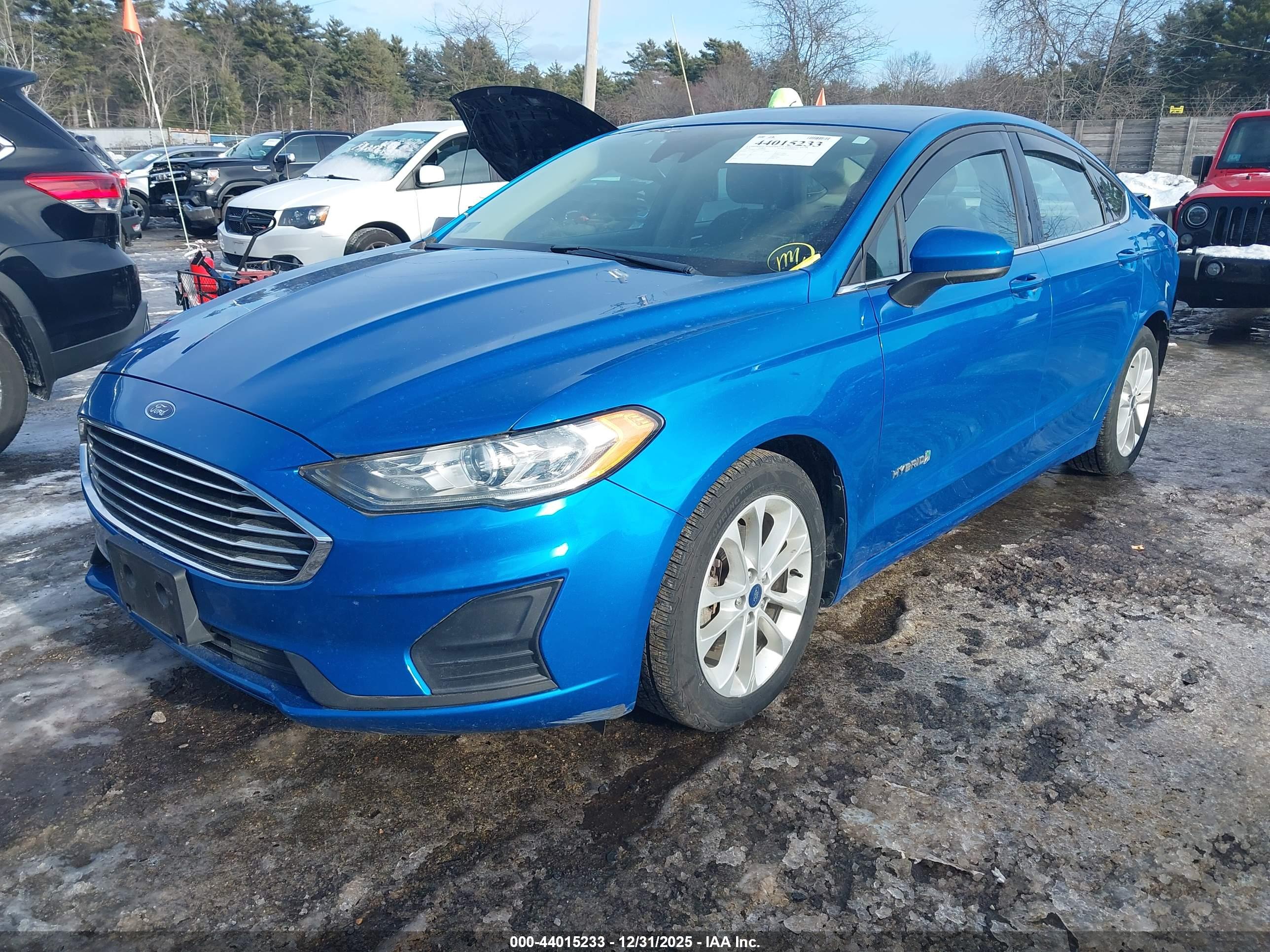 FORD FUSION image 2