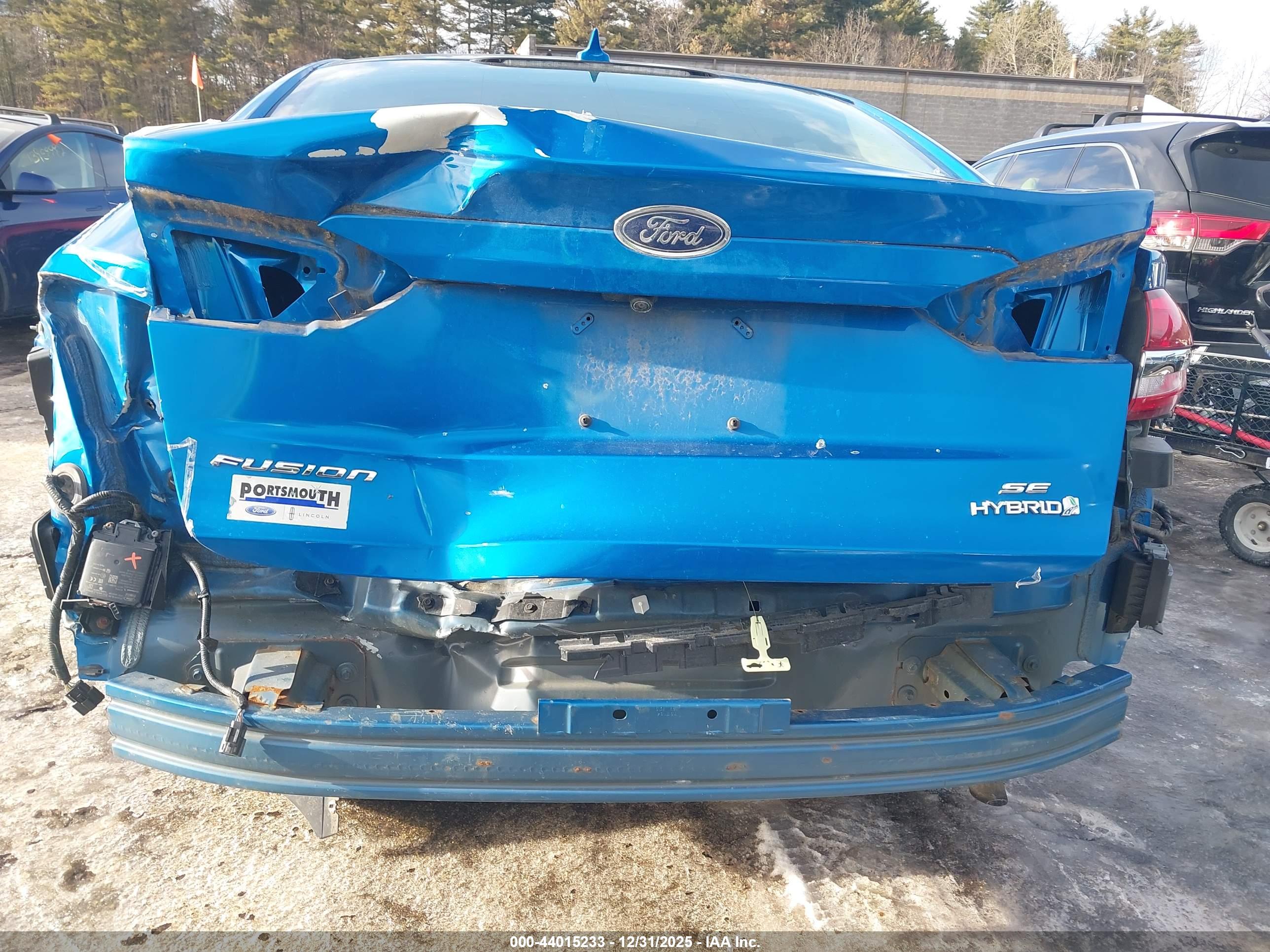 FORD FUSION image 6