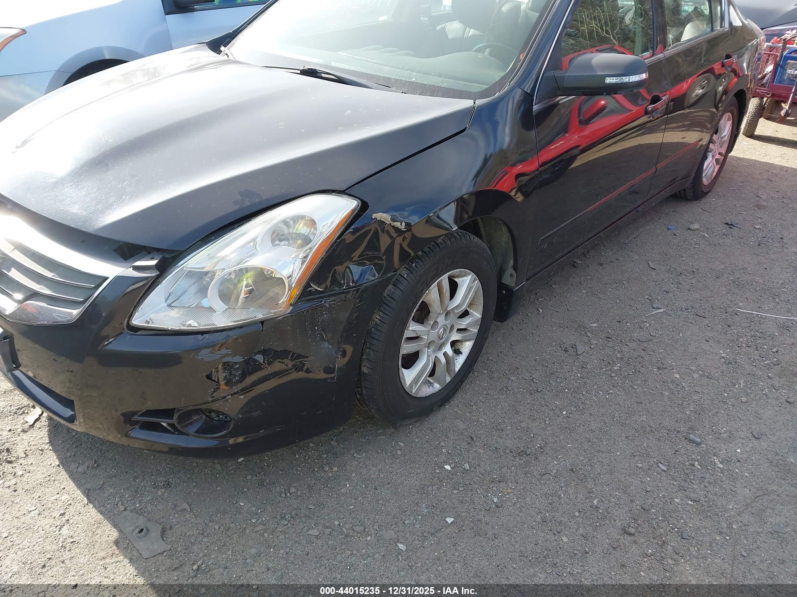 NISSAN ALTIMA image 2