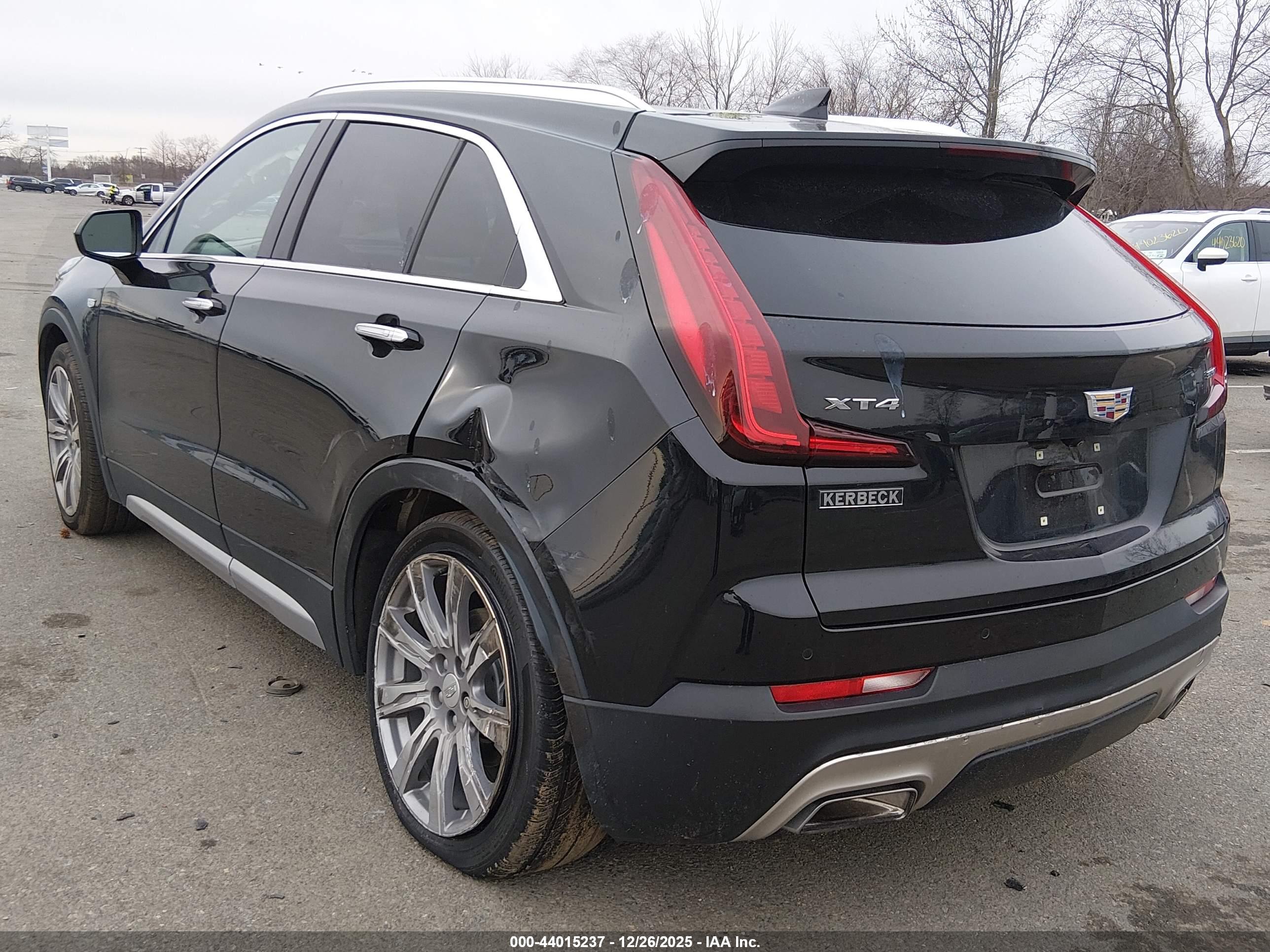 CADILLAC XT4 image 3