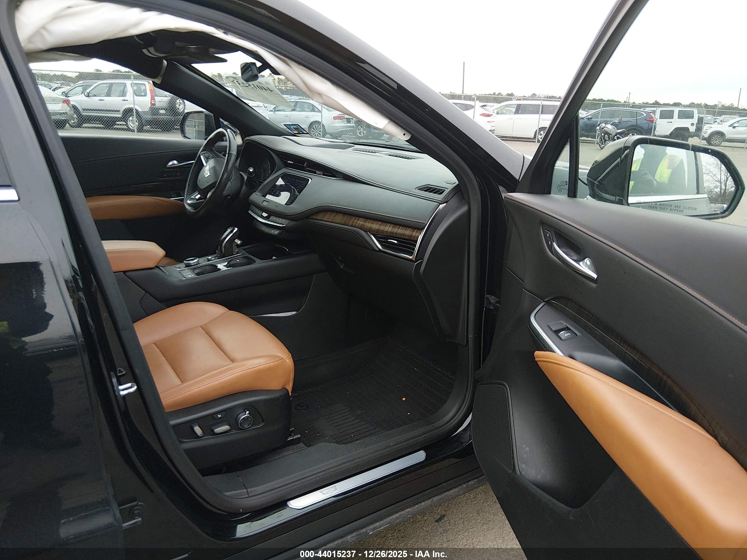 CADILLAC XT4 image 5
