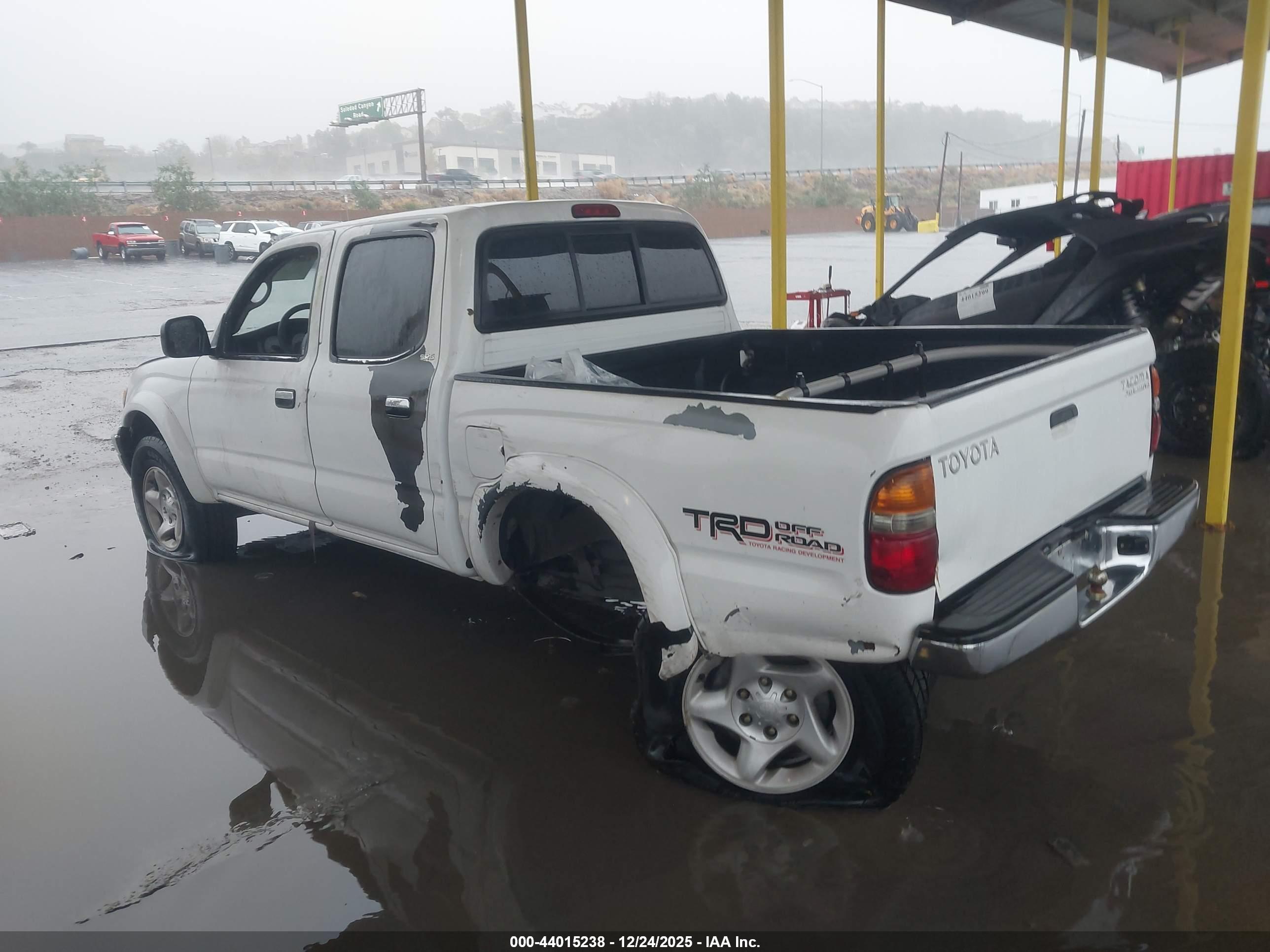 TOYOTA TACOMA image 3