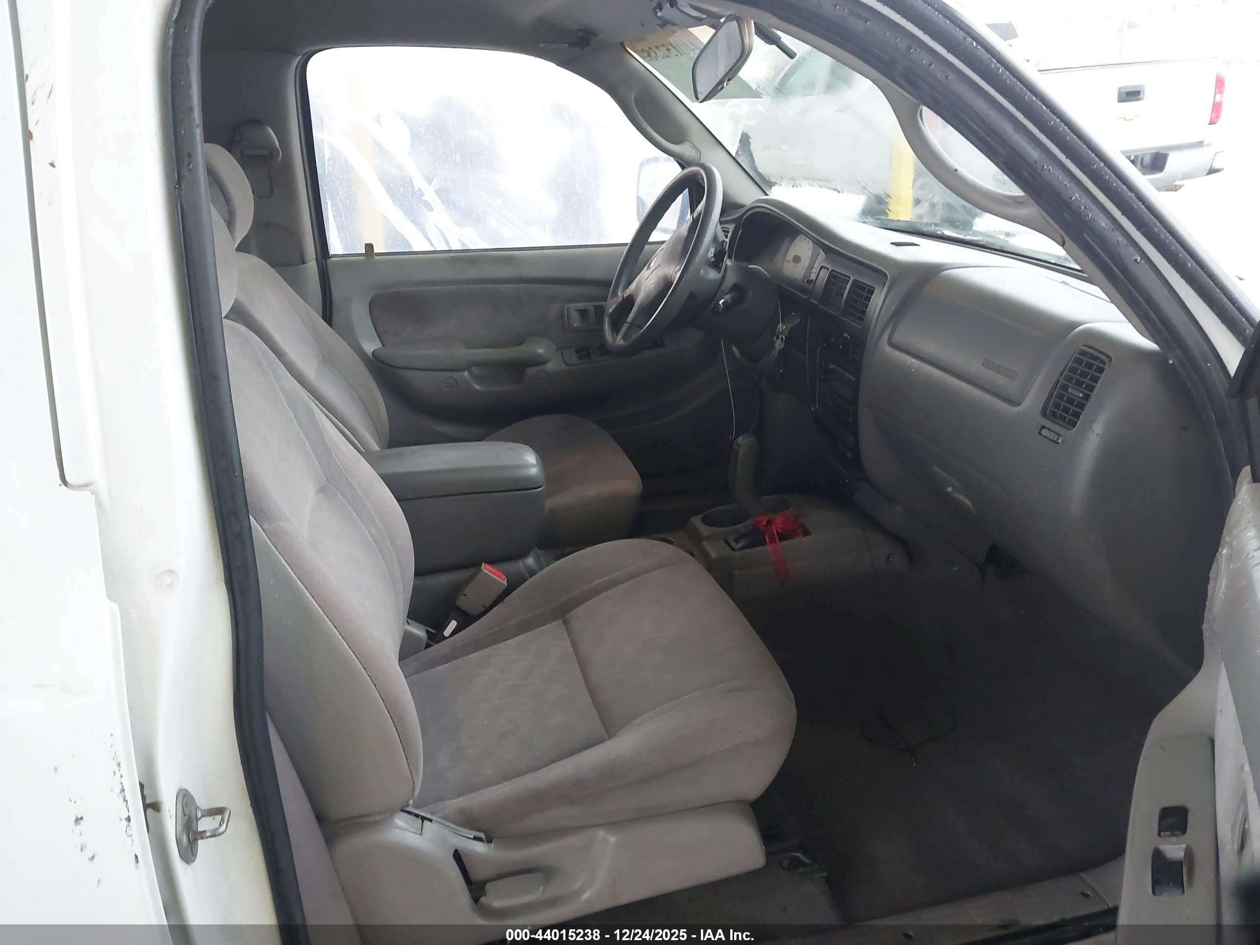 TOYOTA TACOMA image 5