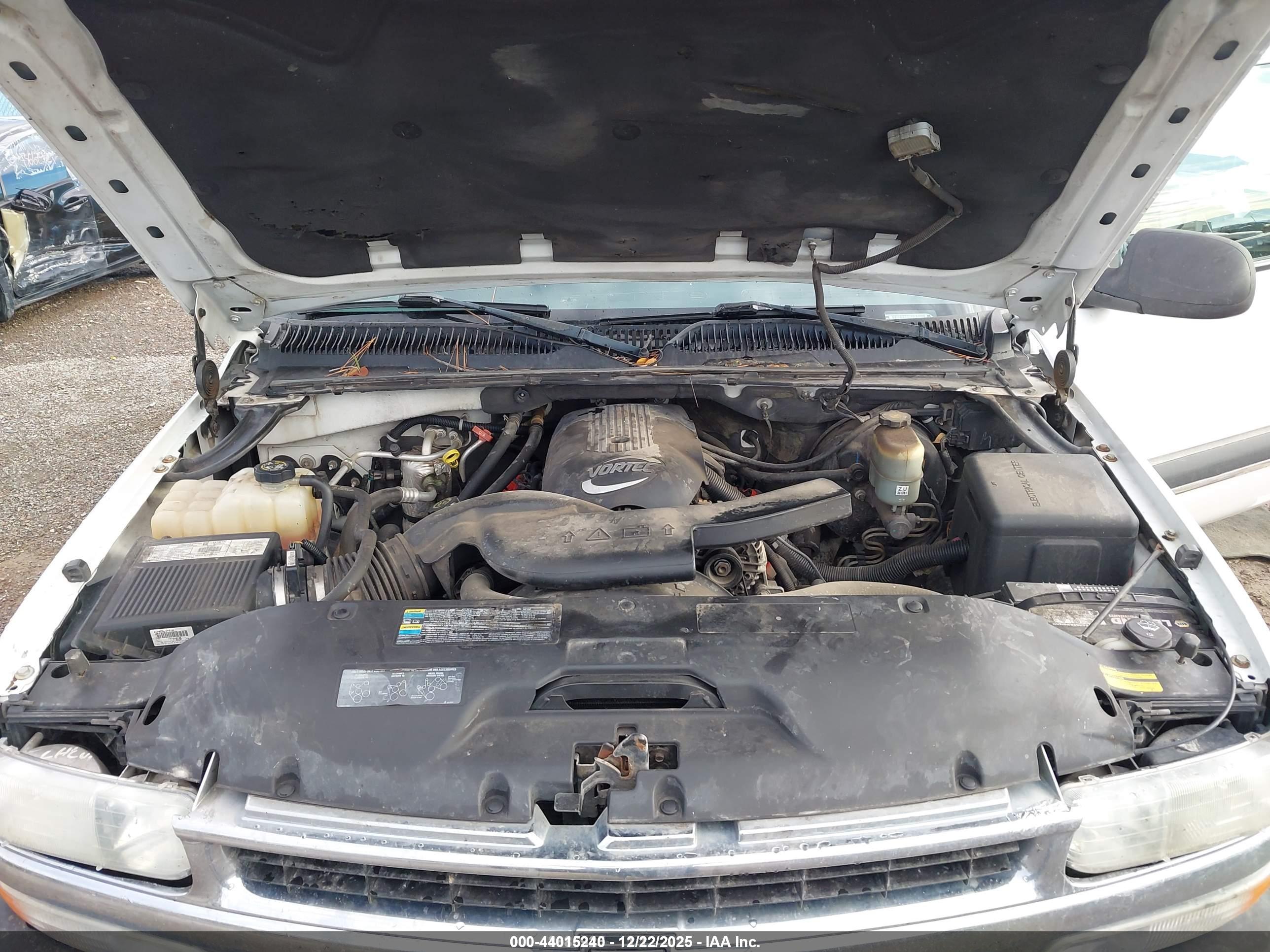CHEVROLET SUBURBAN image 10