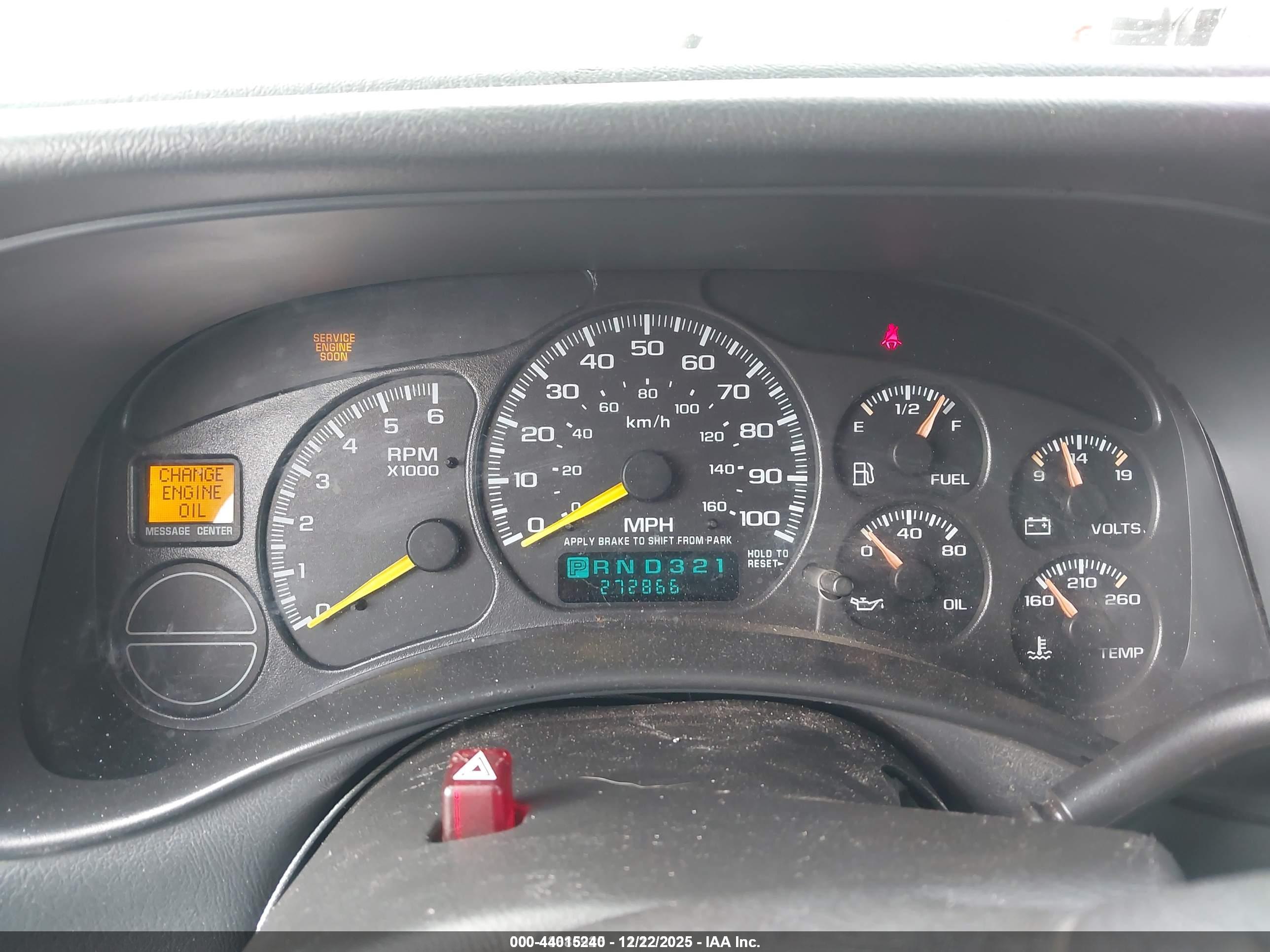 CHEVROLET SUBURBAN image 7