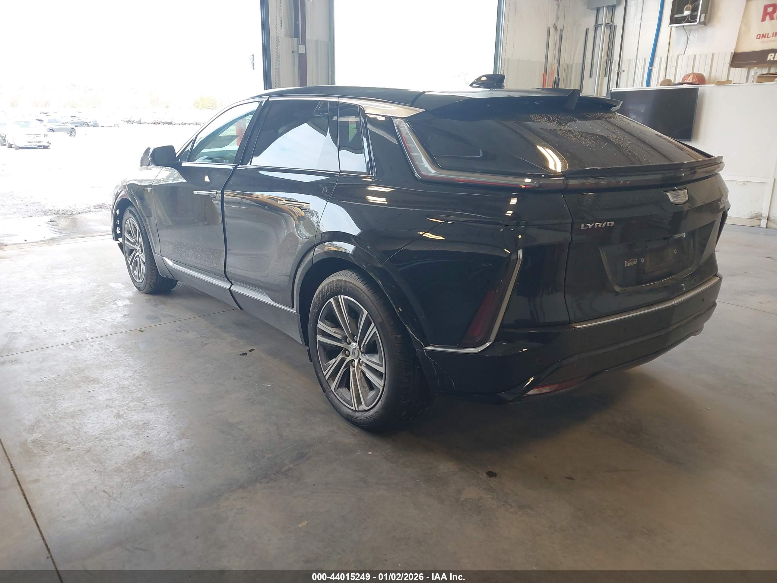 CADILLAC LYRIQ image 3