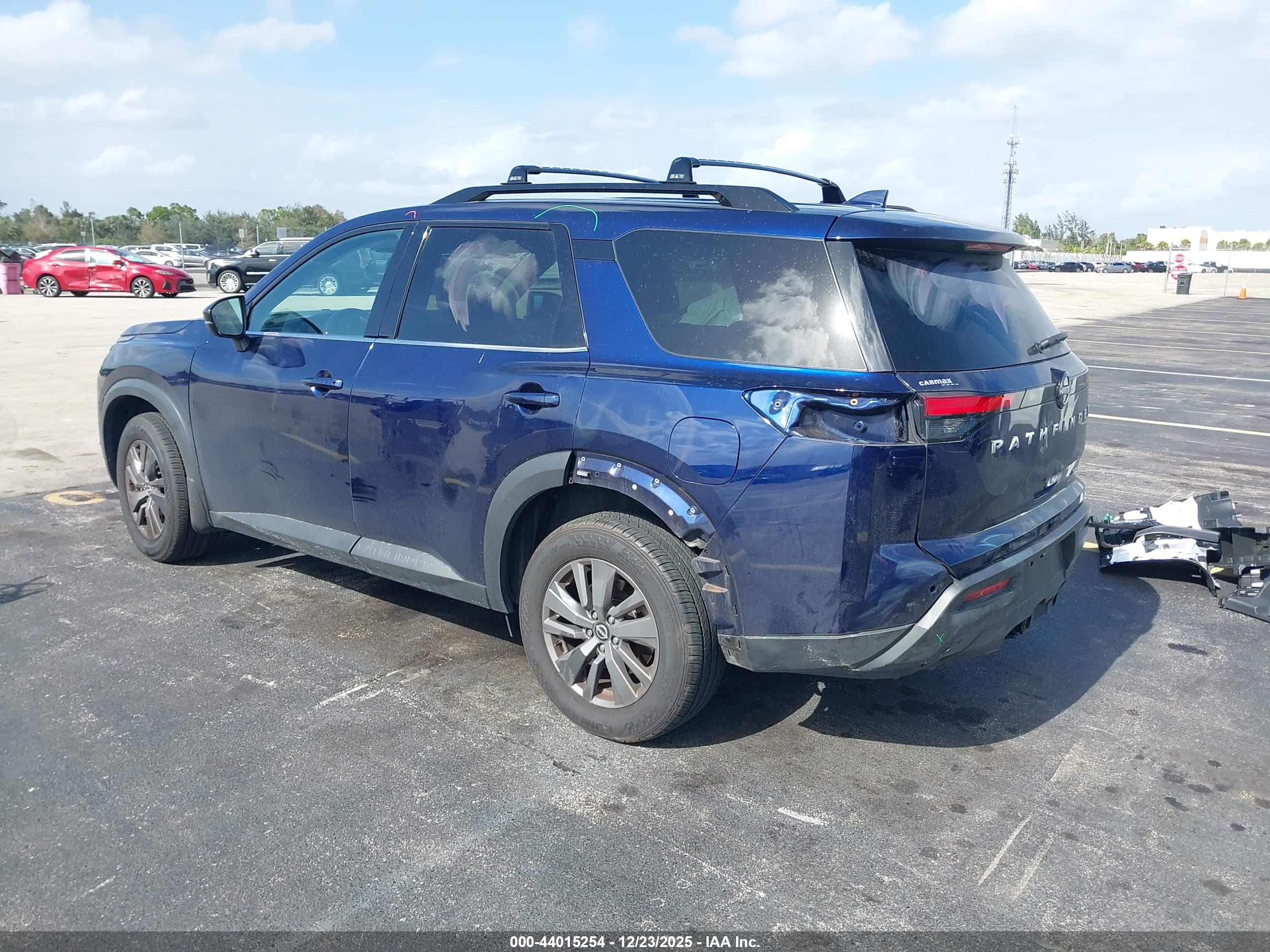 NISSAN PATHFINDER image 3