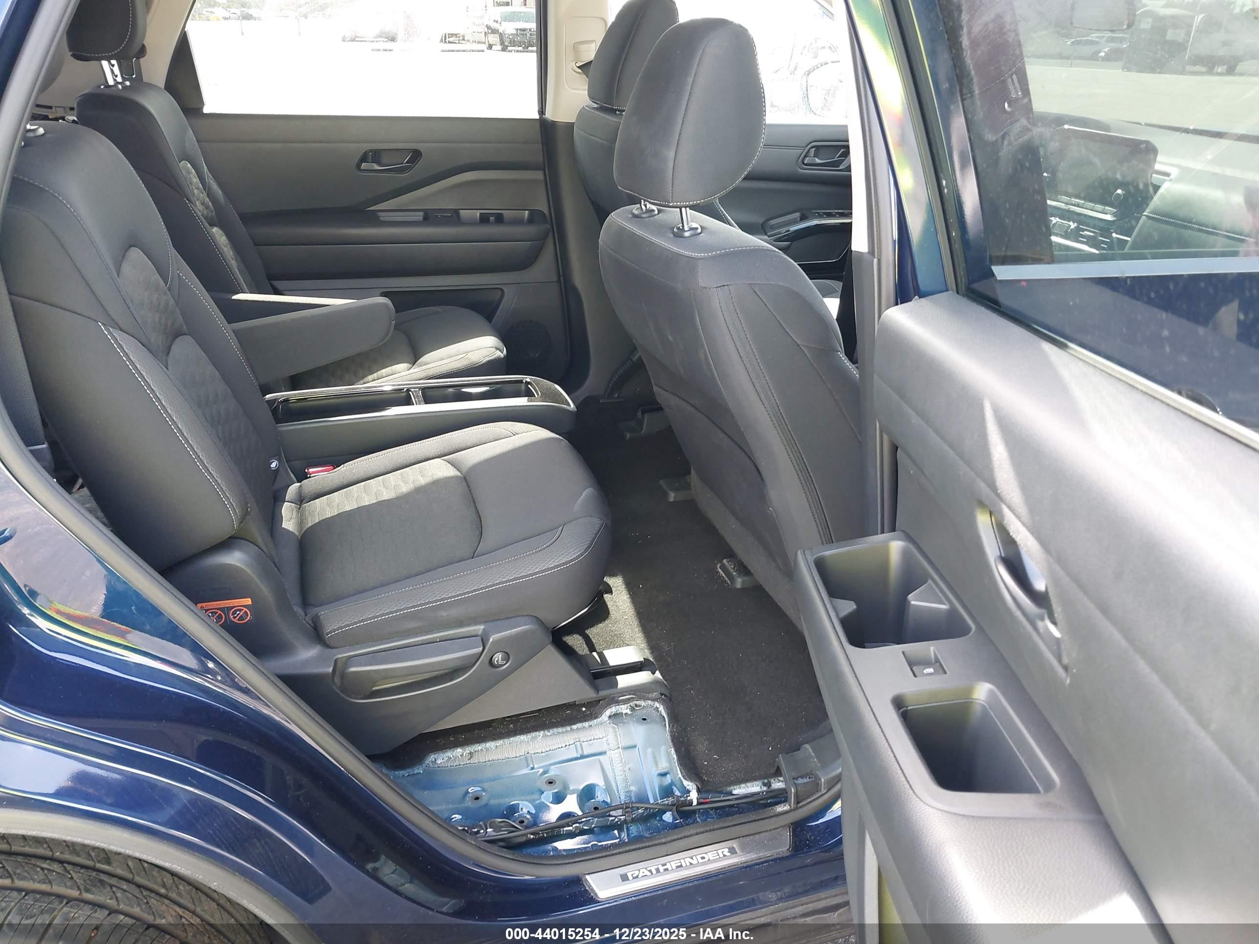 NISSAN PATHFINDER image 8