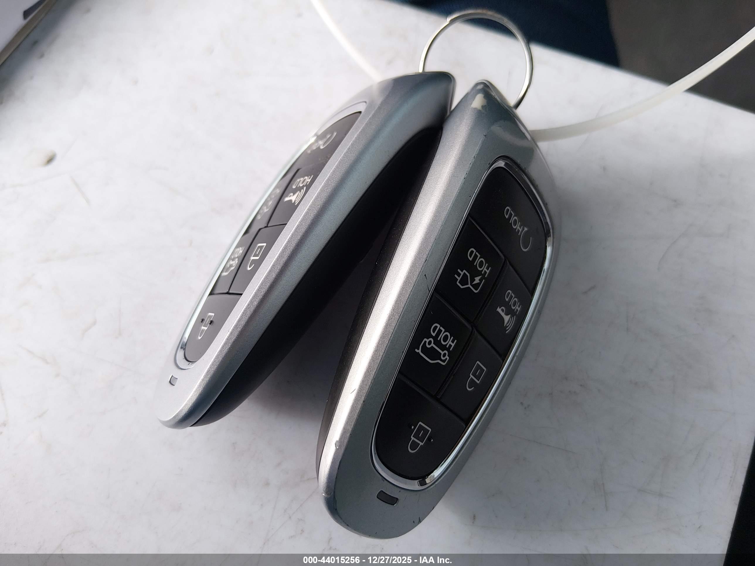 HYUNDAI IONIQ image 11