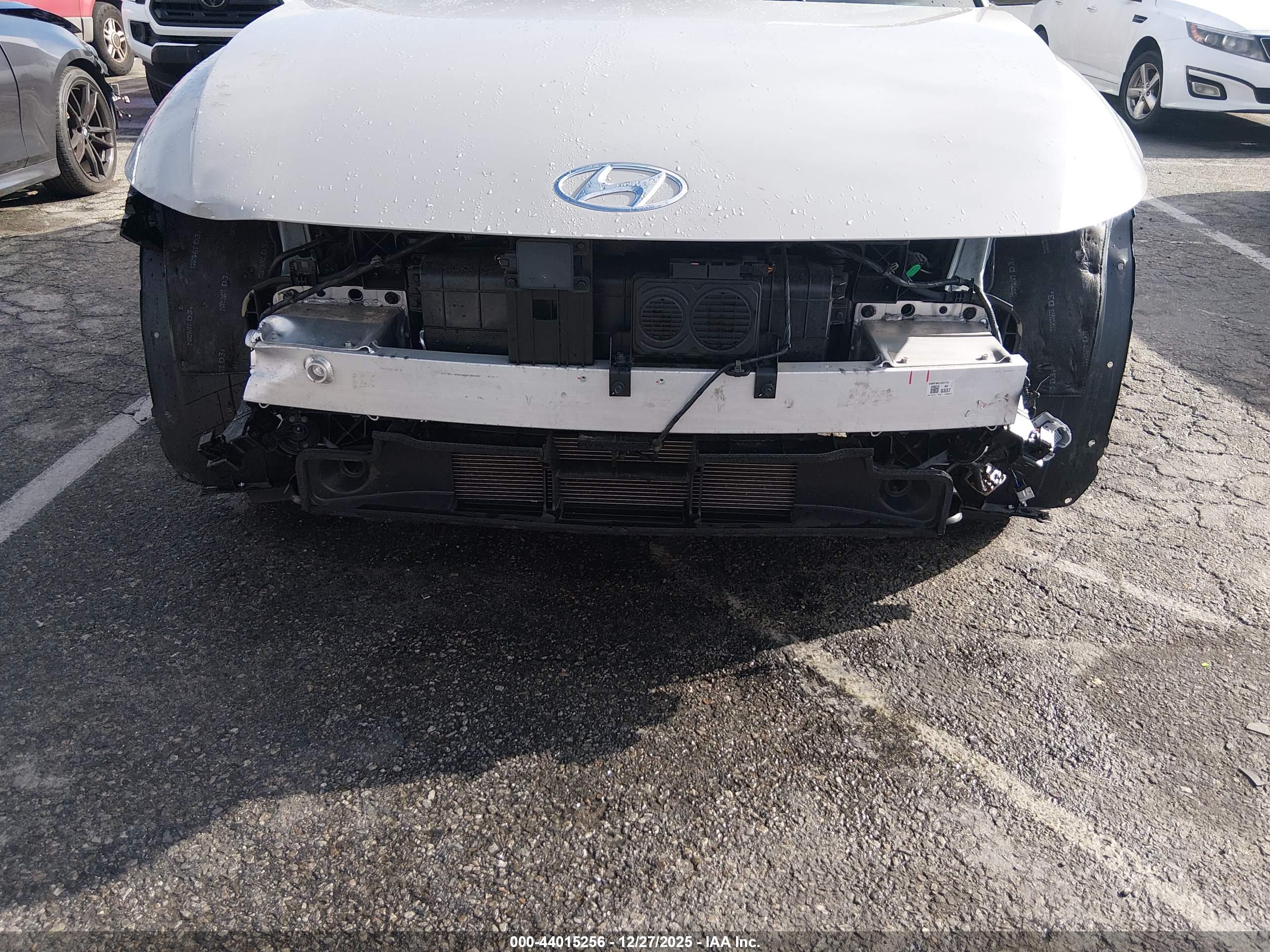HYUNDAI IONIQ image 6