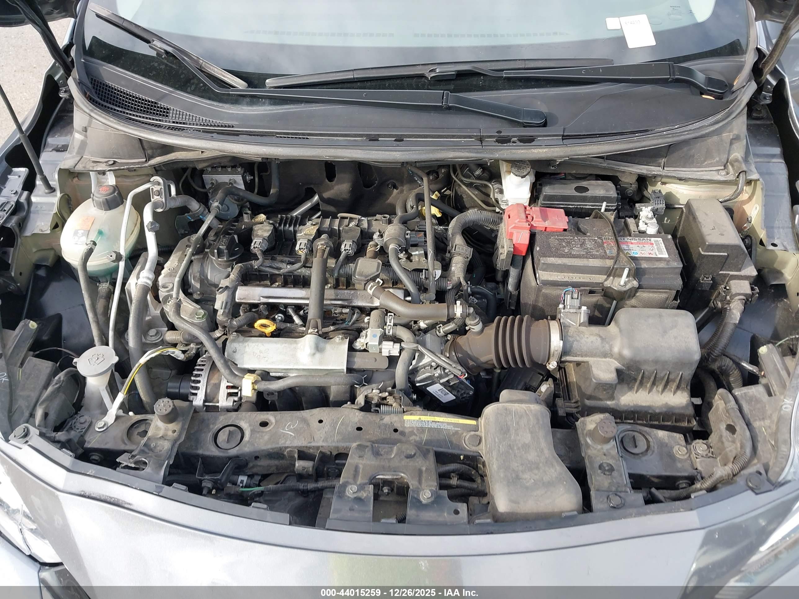 NISSAN VERSA image 10