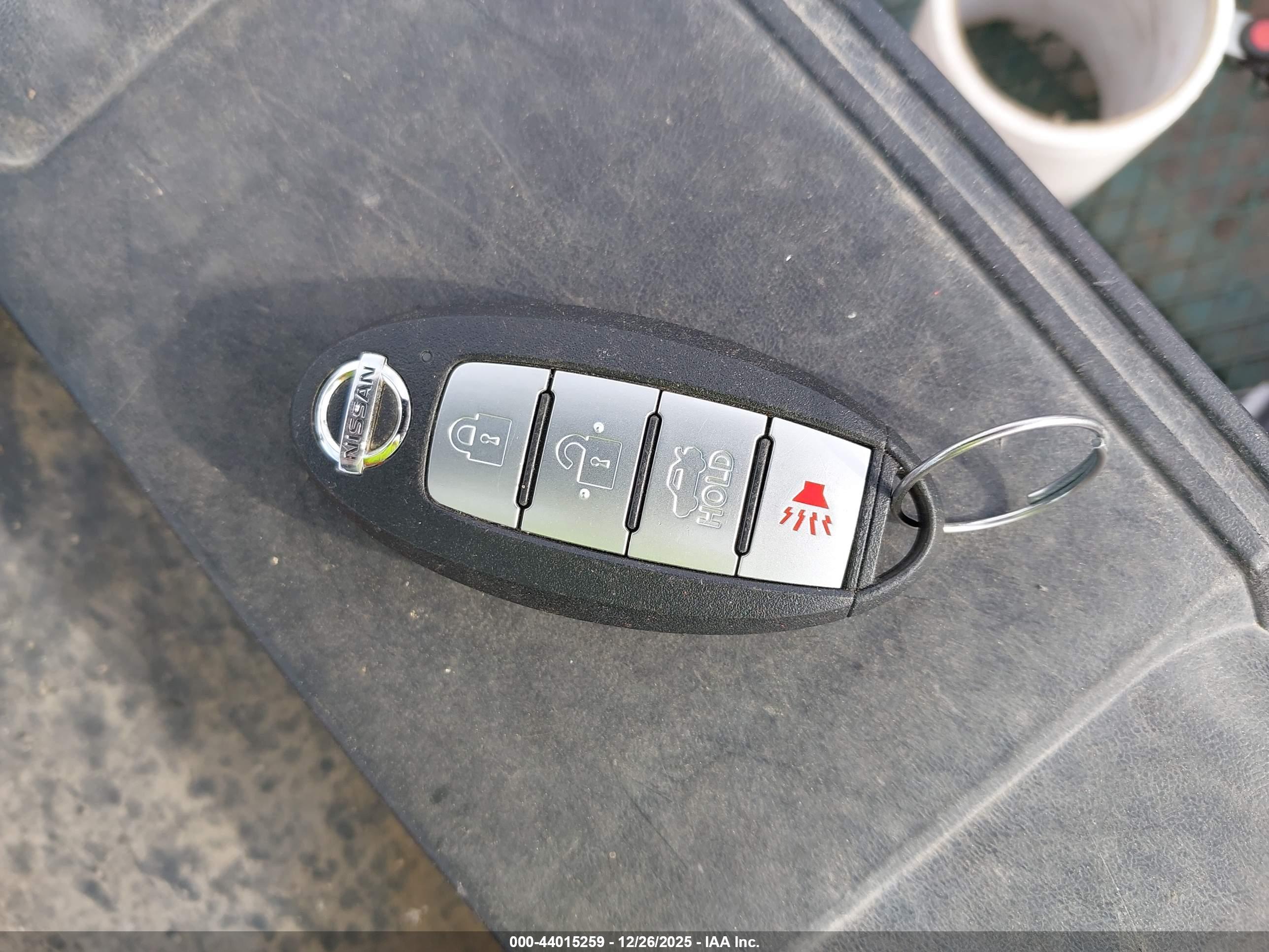 NISSAN VERSA image 11