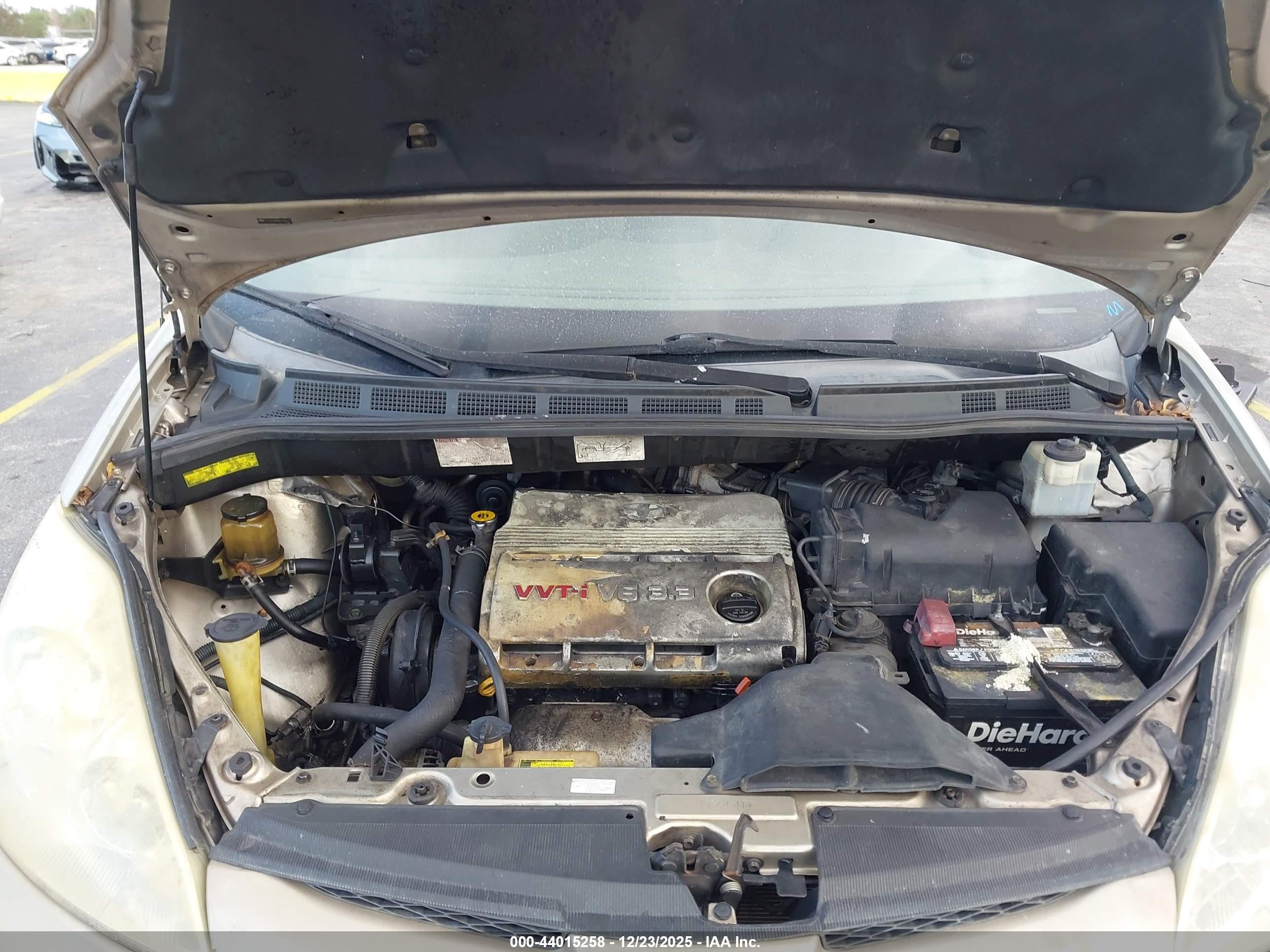 TOYOTA SIENNA image 10