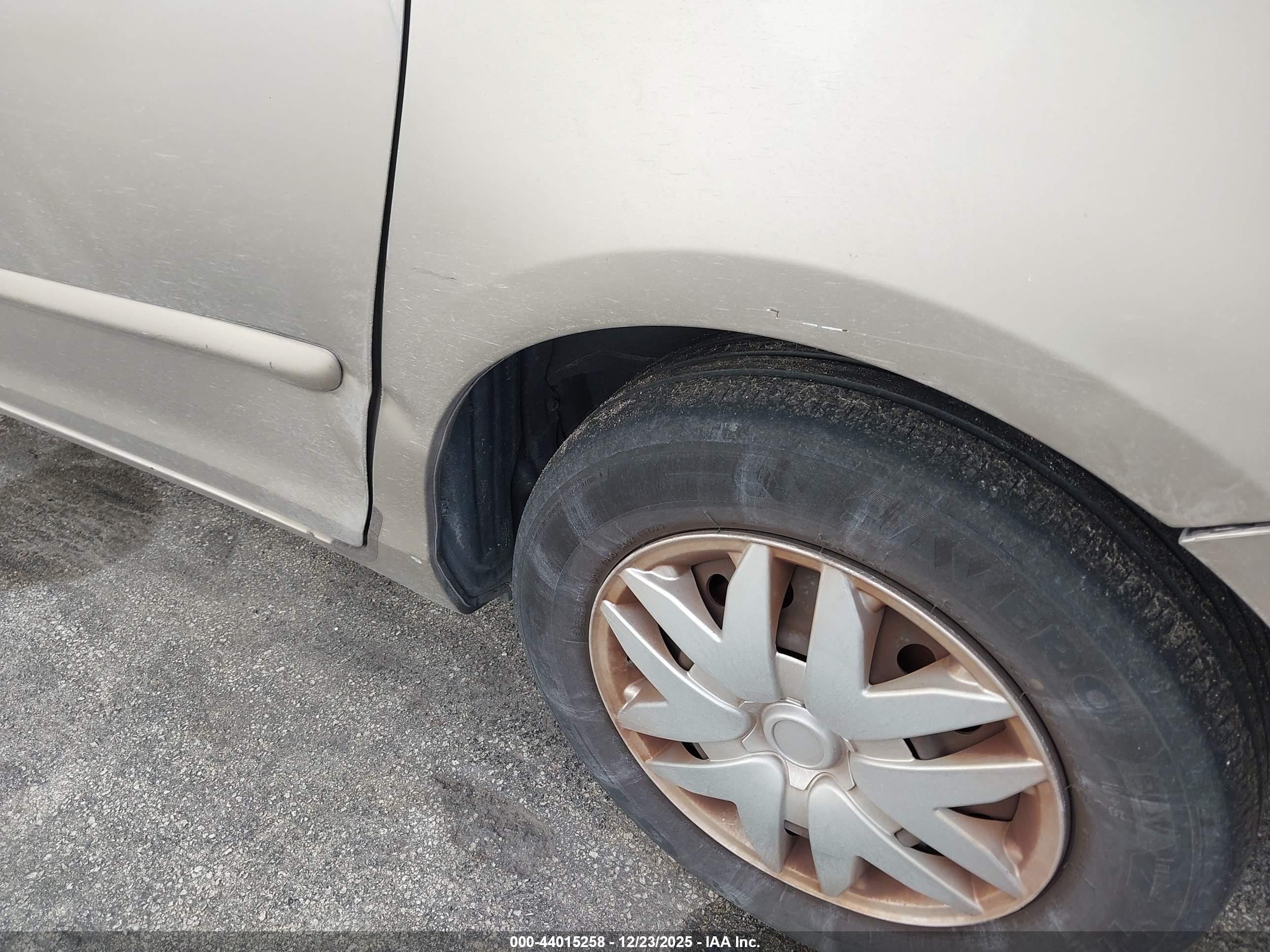 TOYOTA SIENNA image 6