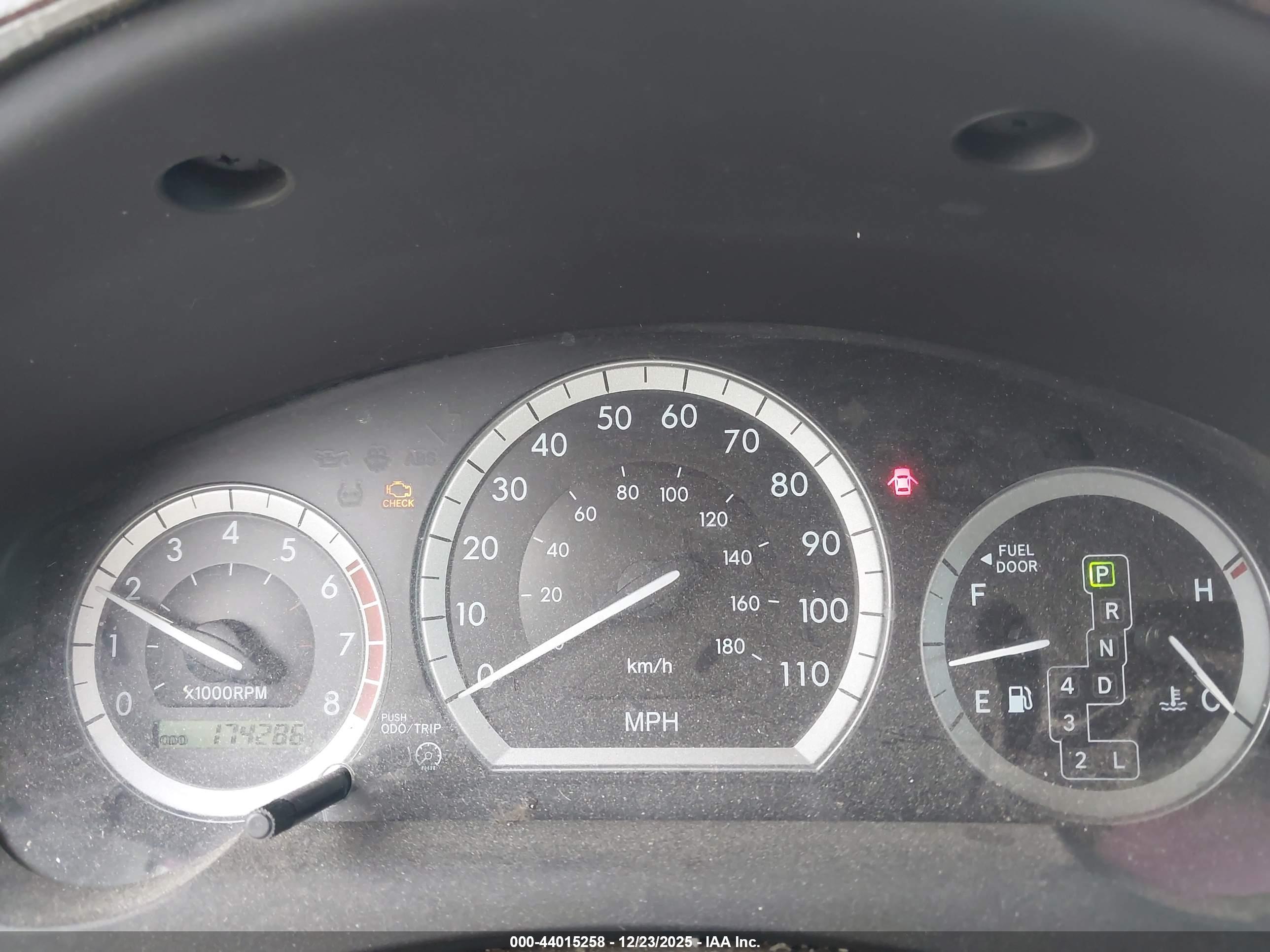 TOYOTA SIENNA image 7