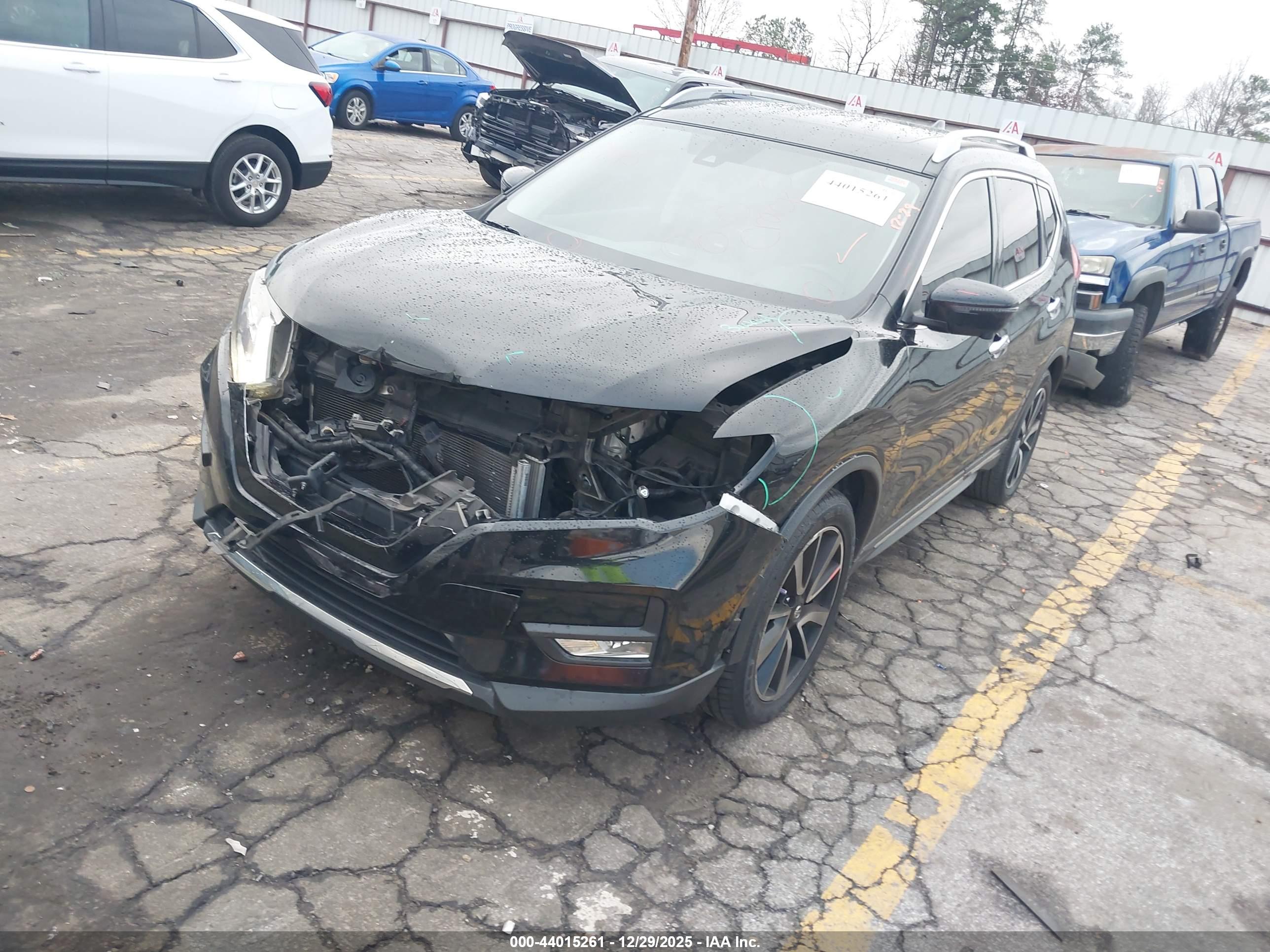NISSAN ROGUE image 2