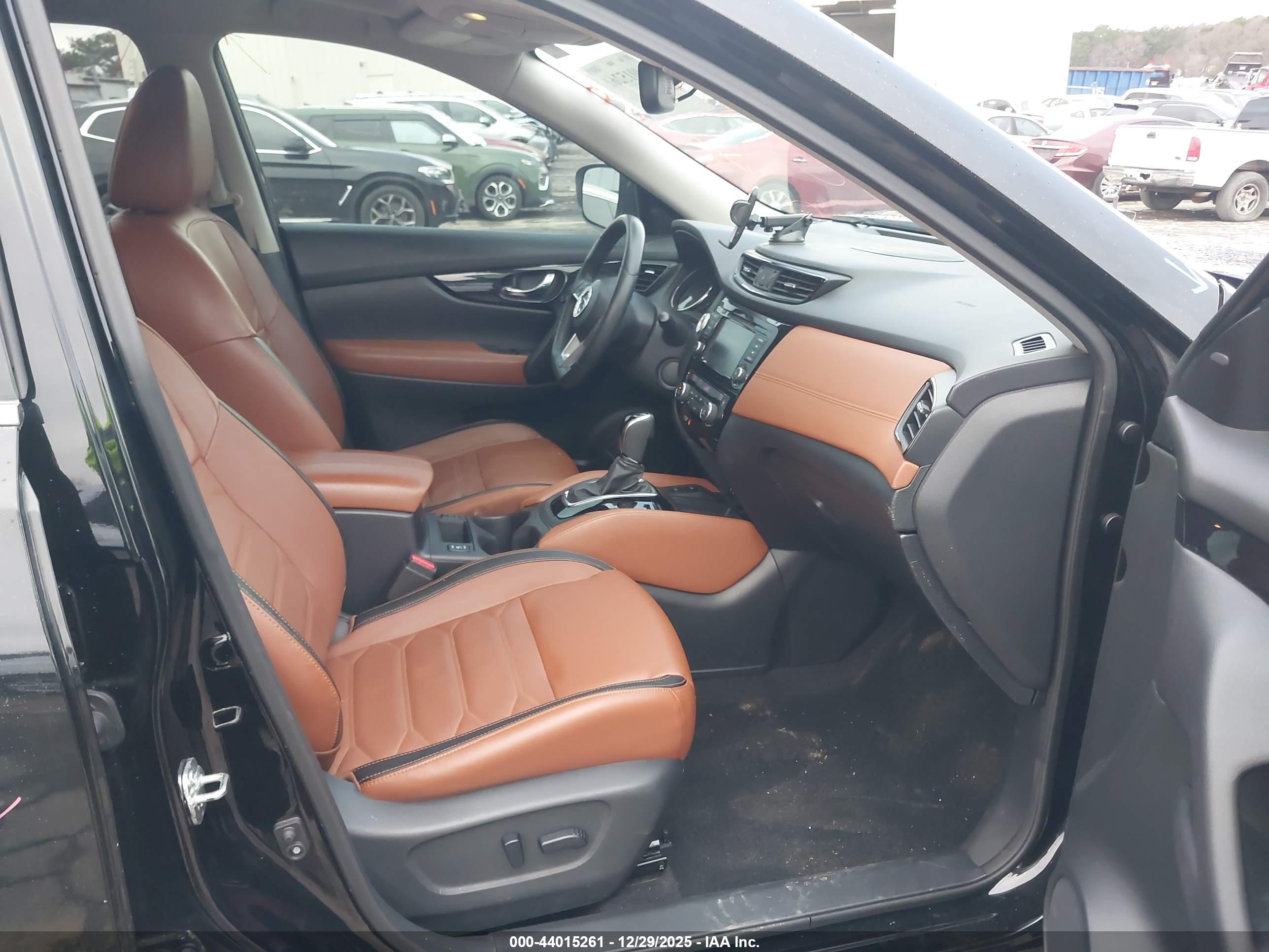 NISSAN ROGUE image 5