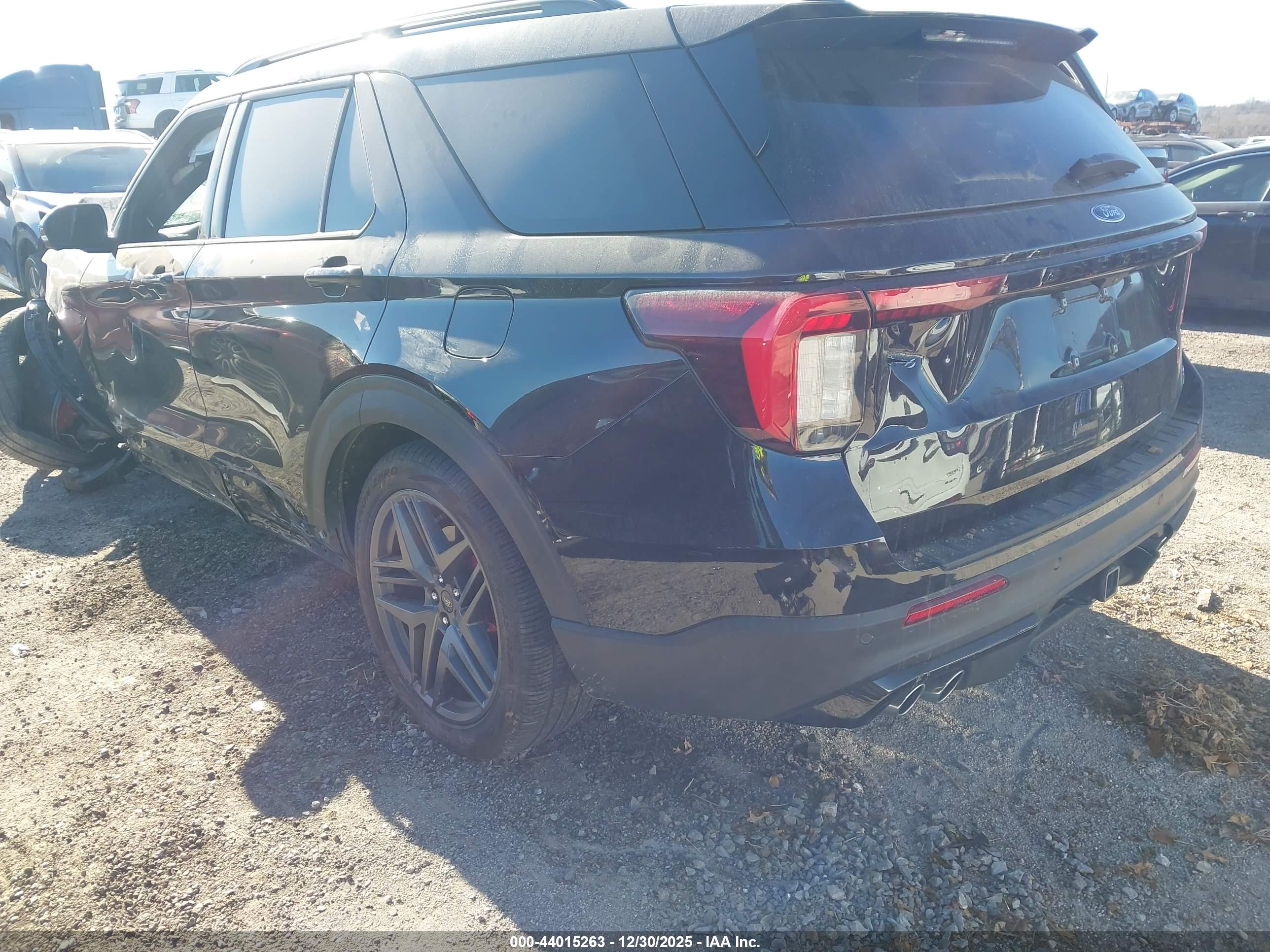 FORD EXPLORER image 3