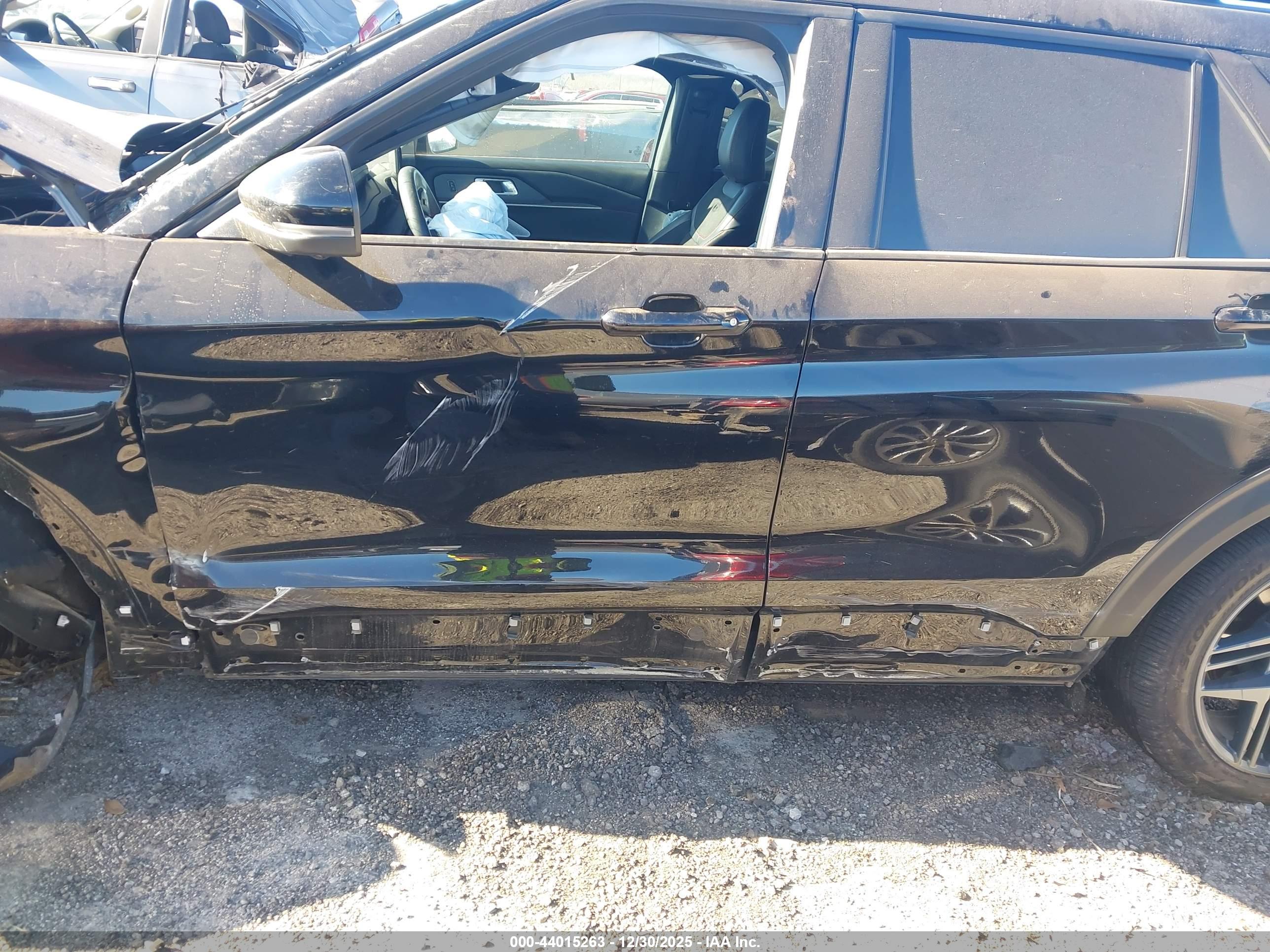 FORD EXPLORER image 6