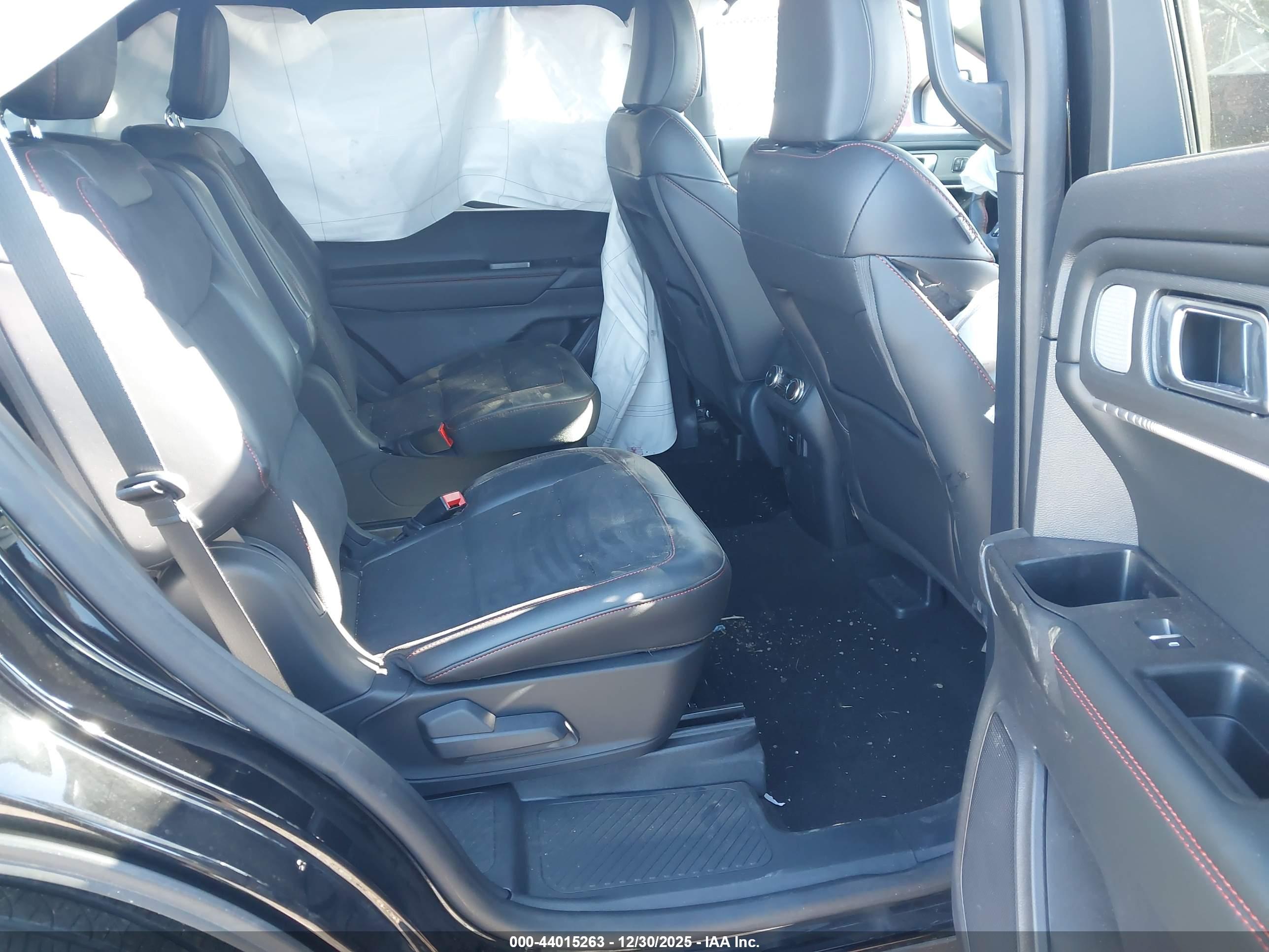 FORD EXPLORER image 8