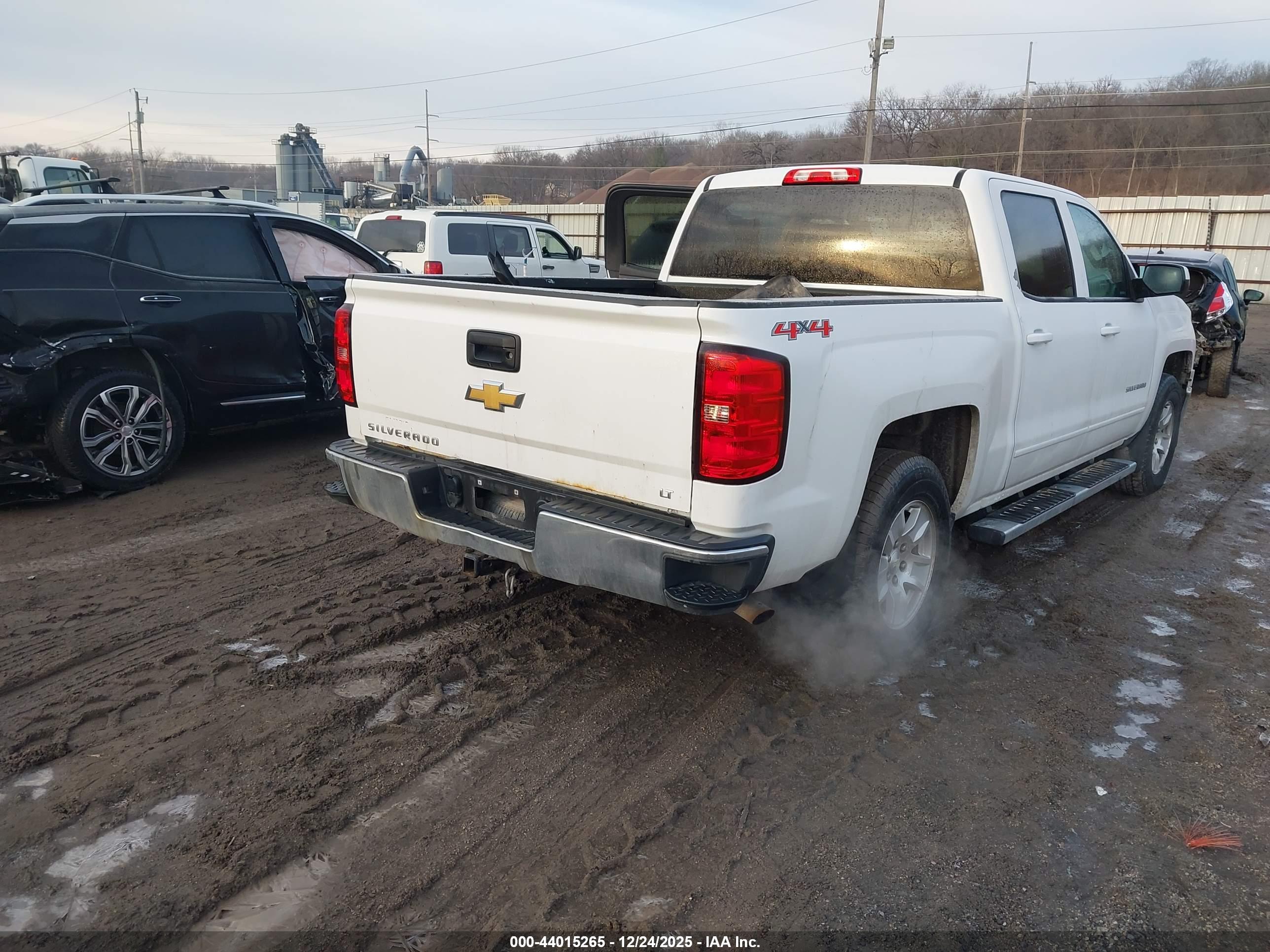 CHEVROLET SILVERADO image 4