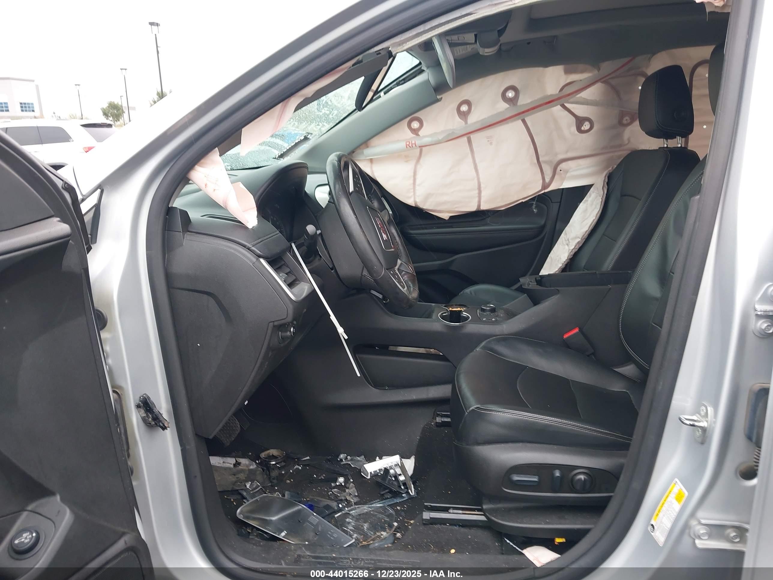 GMC TERRAIN image 5