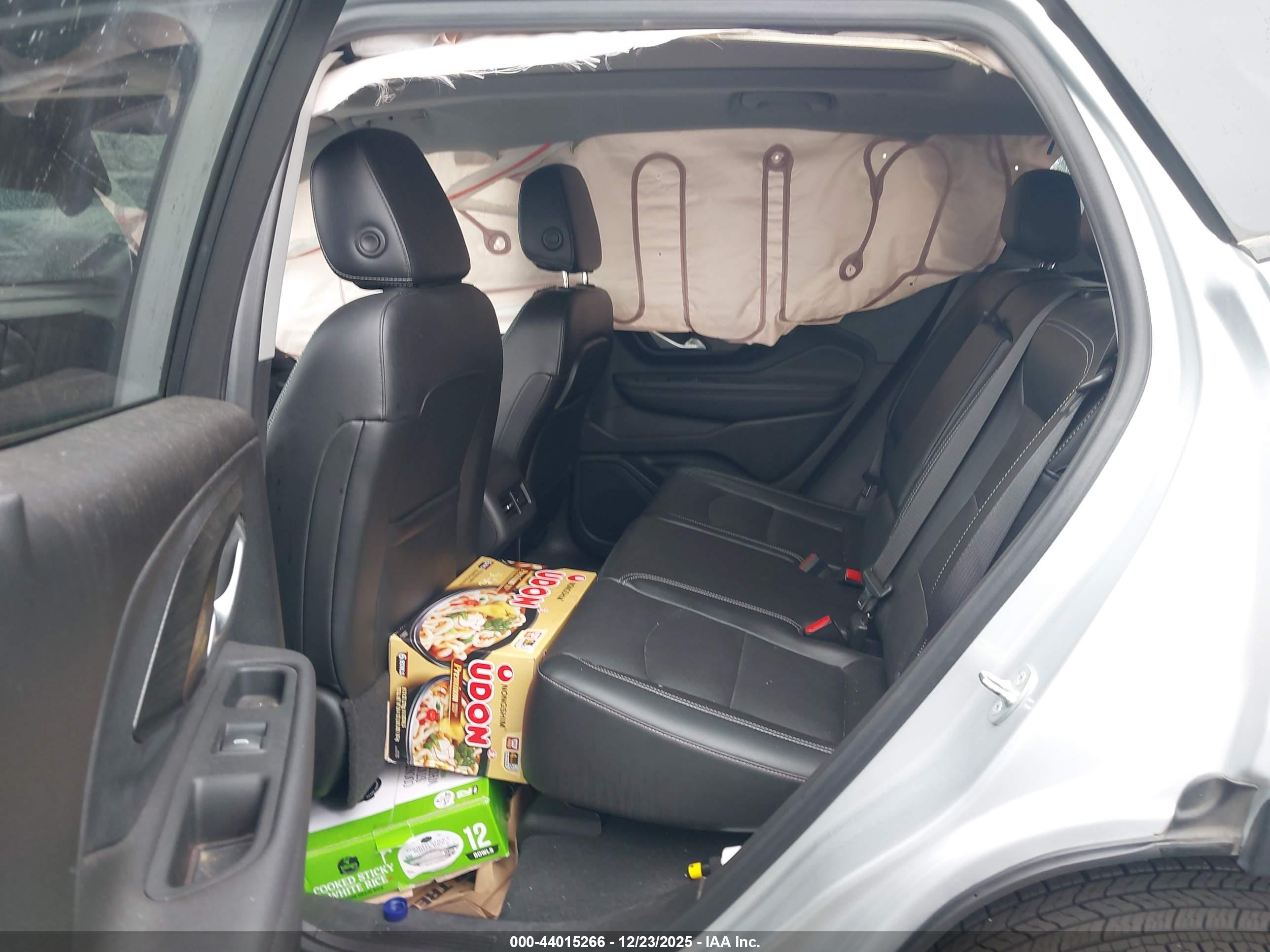 GMC TERRAIN image 8