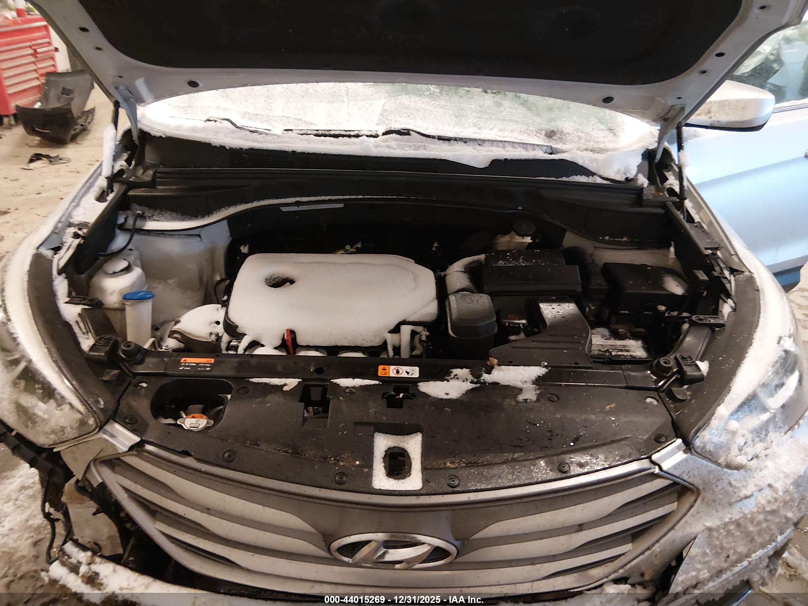 HYUNDAI SANTA image 10